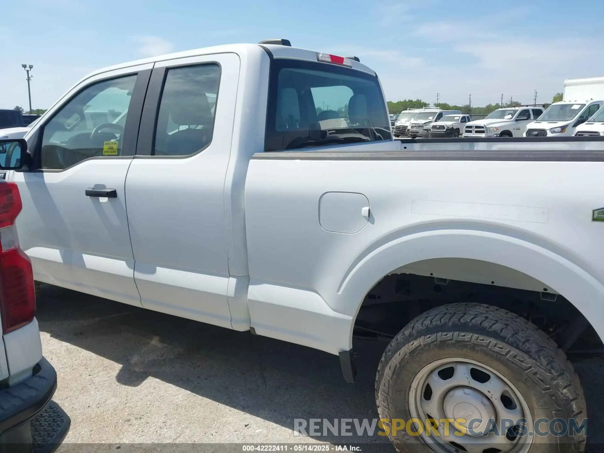 14 fotografías del automóvil dañado 1FTFX1E51NKD43881 FORD F-150 2022