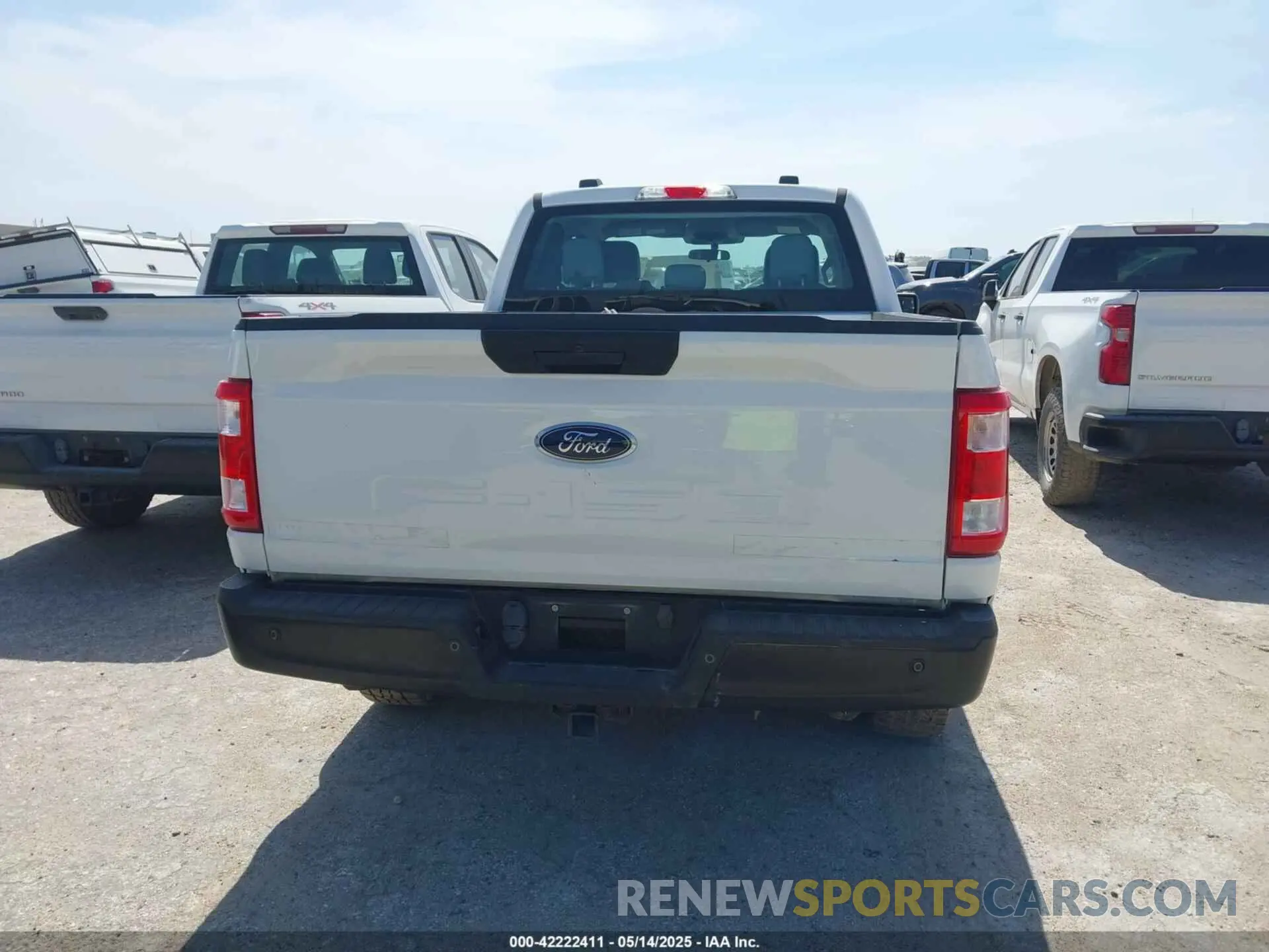 16 fotografías del automóvil dañado 1FTFX1E51NKD43881 FORD F-150 2022