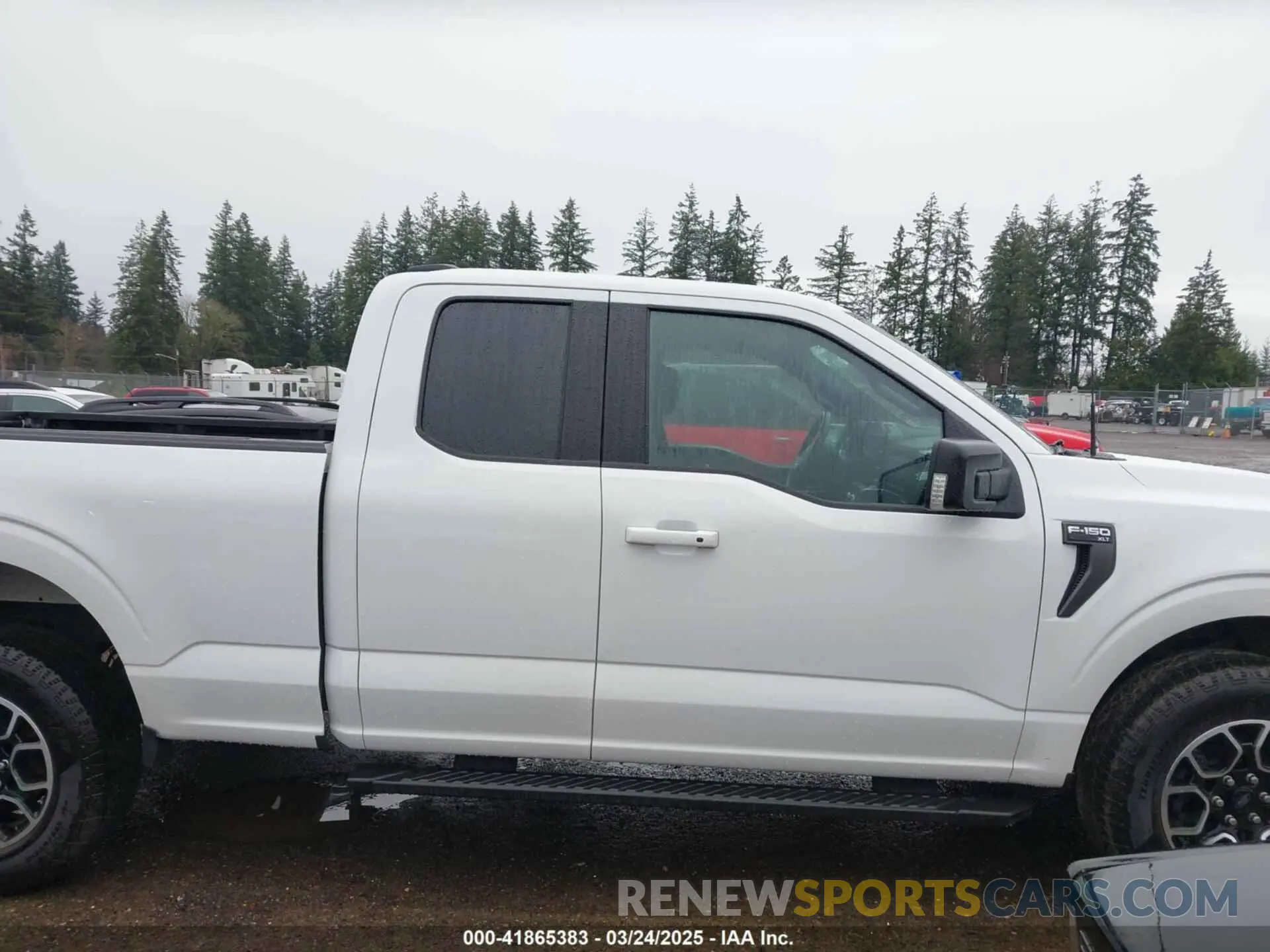 12 fotografías del automóvil dañado 1FTFX1E86NFA72769 FORD F-150 2022