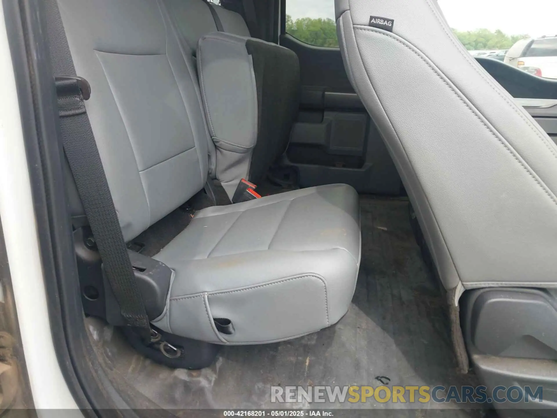 8 fotografías del automóvil dañado 1FTFX1E8XNKE11055 FORD F-150 2022