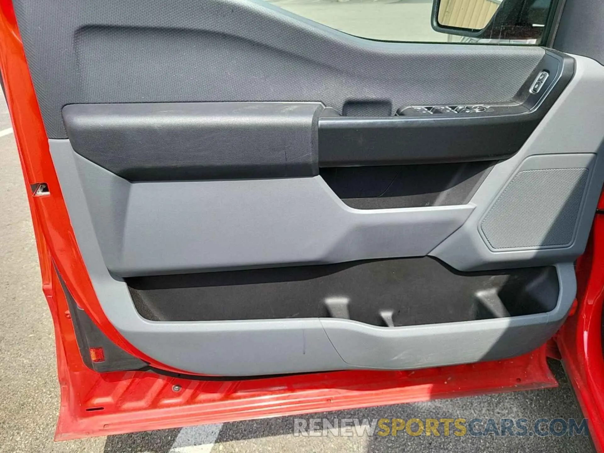 5 fotografías del automóvil dañado 1FTFX1E8XNKE56965 FORD F-150 2022