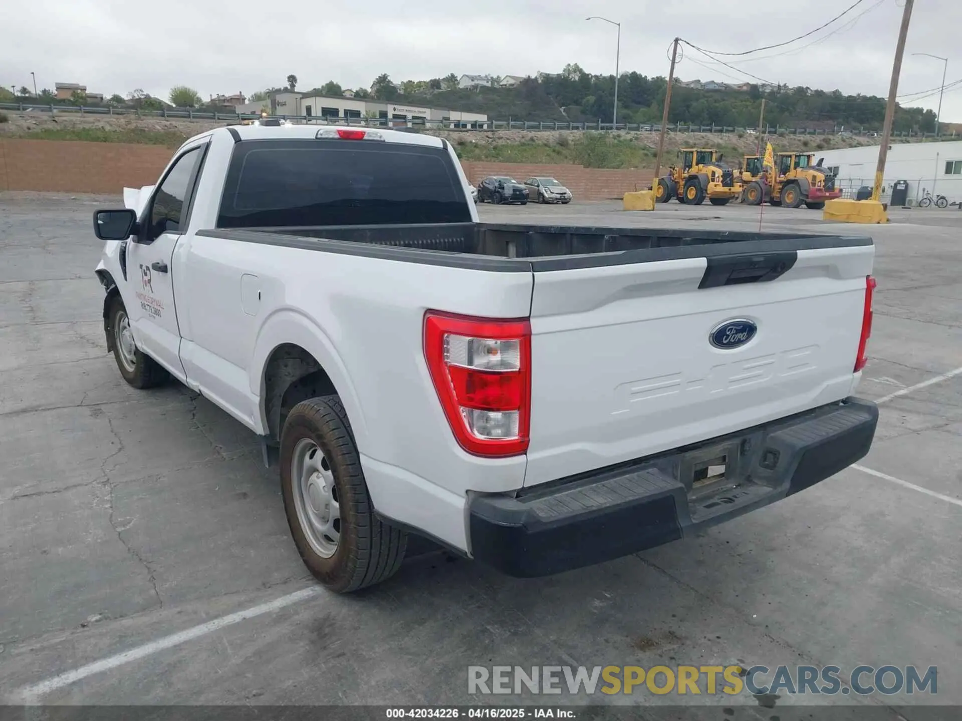 3 fotografías del automóvil dañado 1FTMF1CB4NKE51463 FORD F-150 2022