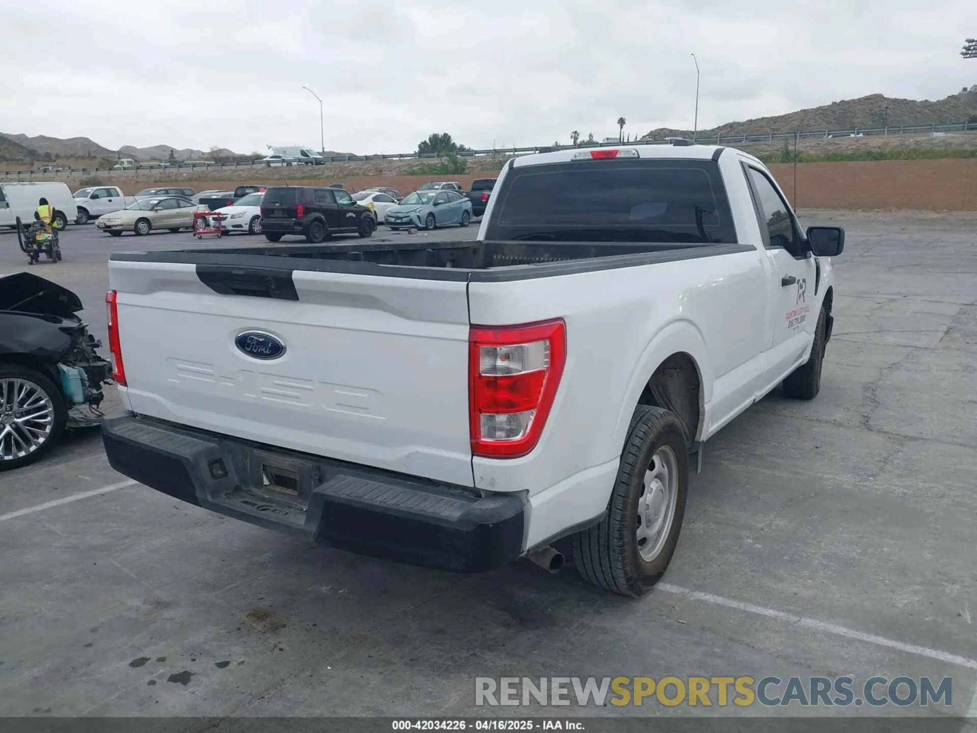4 fotografías del automóvil dañado 1FTMF1CB4NKE51463 FORD F-150 2022