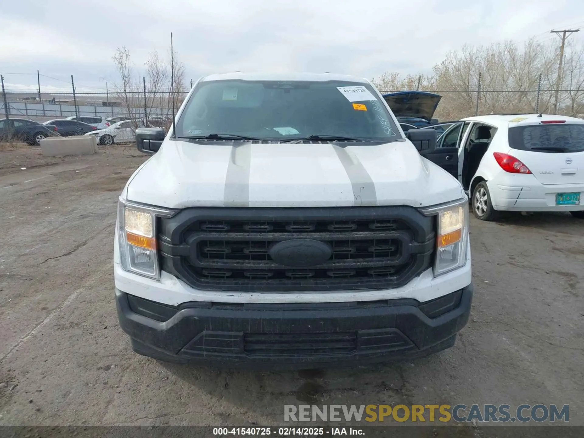 12 fotografías del automóvil dañado 1FTMF1CB8NKE34567 FORD F-150 2022