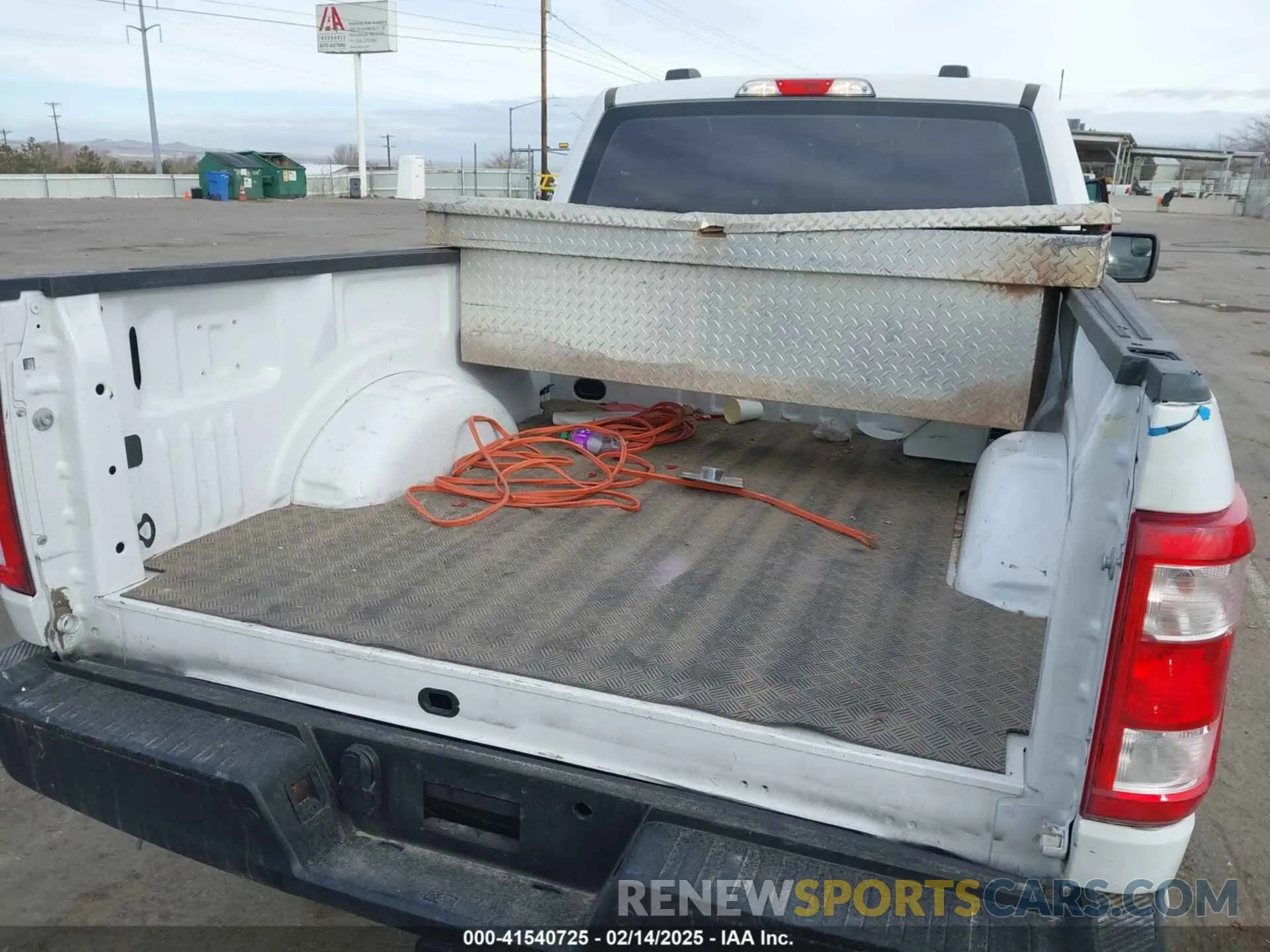 8 fotografías del automóvil dañado 1FTMF1CB8NKE34567 FORD F-150 2022
