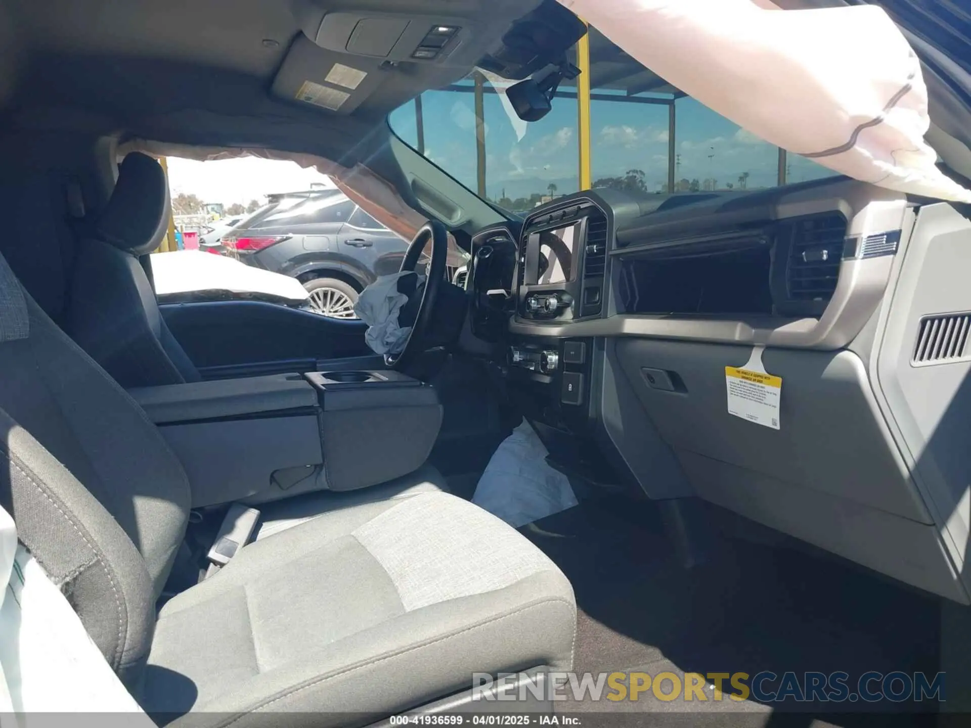 5 fotografías del automóvil dañado 1FTMF1E54NKE22584 FORD F-150 2022