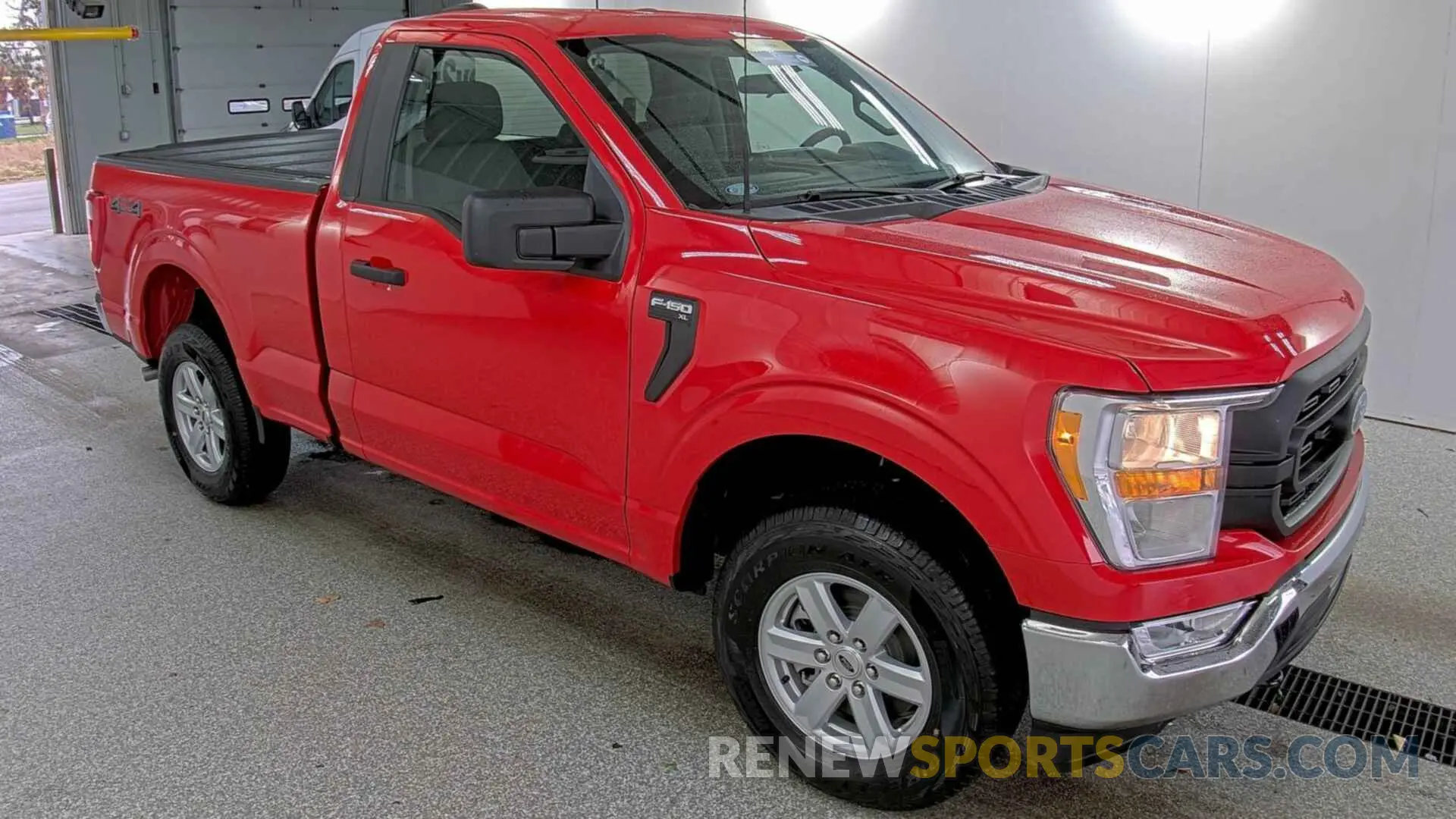 9 fotografías del automóvil dañado 1FTMF1EB4NKE05516 FORD F-150 2022