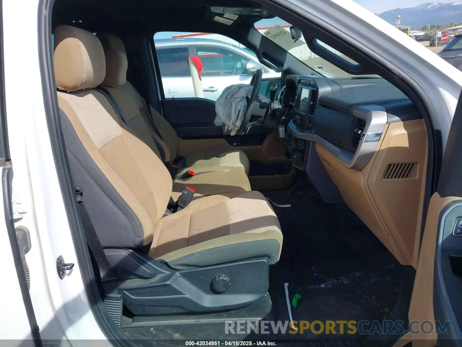 5 fotografías del automóvil dañado 1FTEW1C51PKE77973 FORD F-150 2023