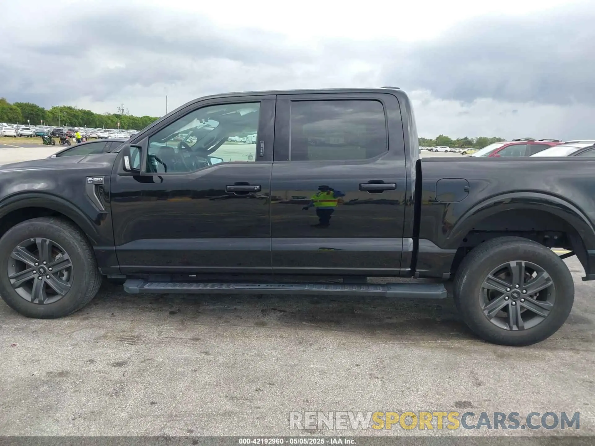 14 fotografías del automóvil dañado 1FTEW1C52PFA90311 FORD F-150 2023