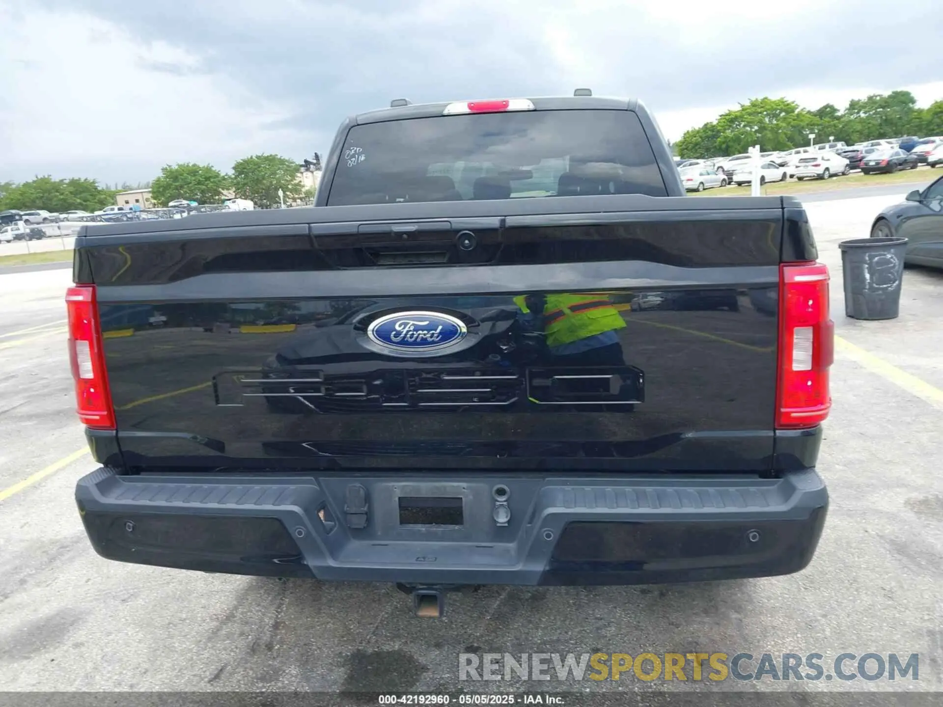 16 fotografías del automóvil dañado 1FTEW1C52PFA90311 FORD F-150 2023