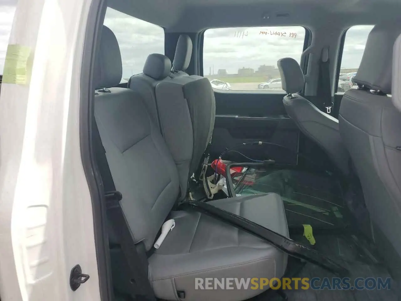 10 fotografías del automóvil dañado 1FTEW1C52PFB62110 FORD F-150 2023