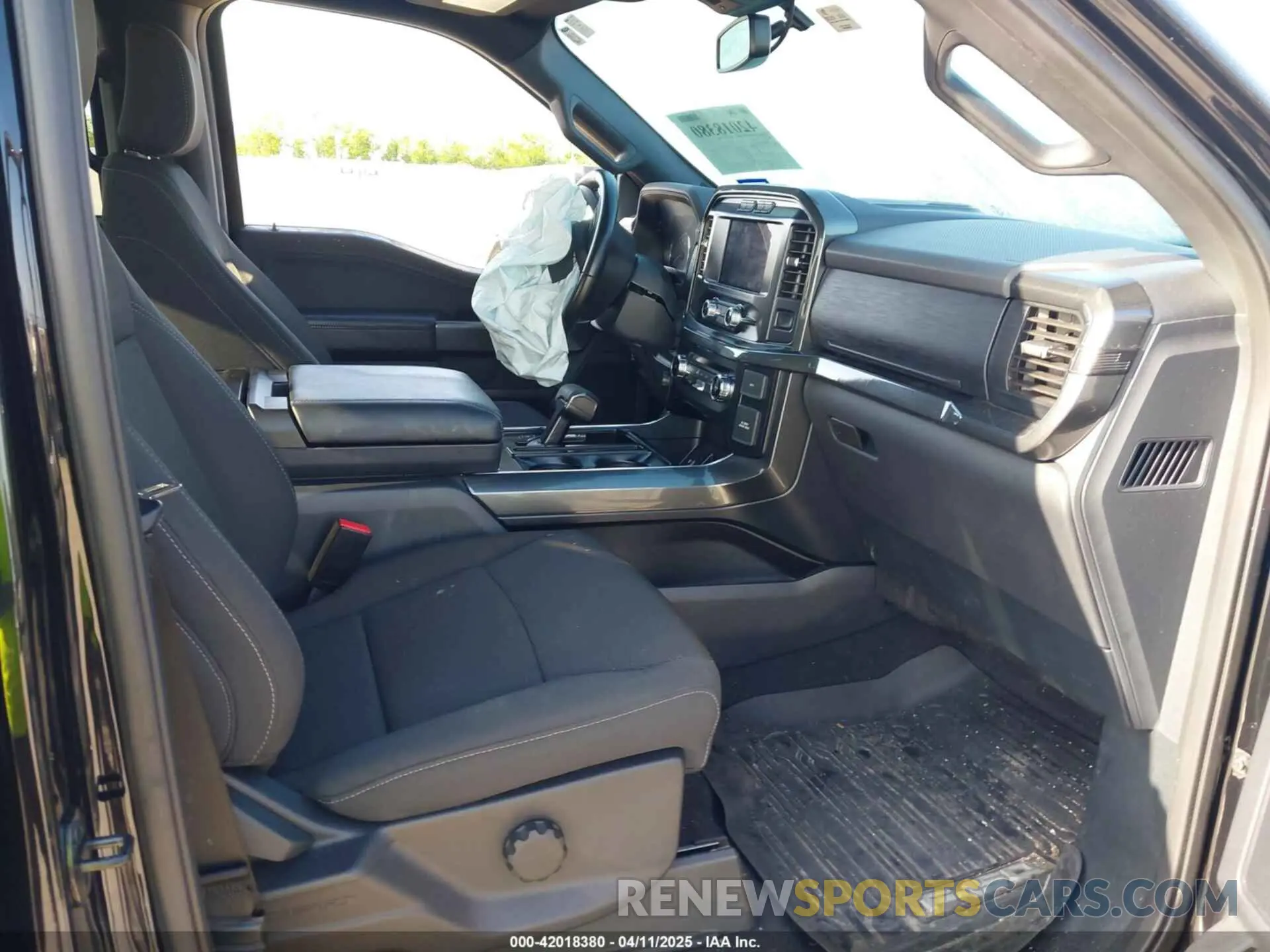 5 fotografías del automóvil dañado 1FTEW1C53PFC77282 FORD F-150 2023