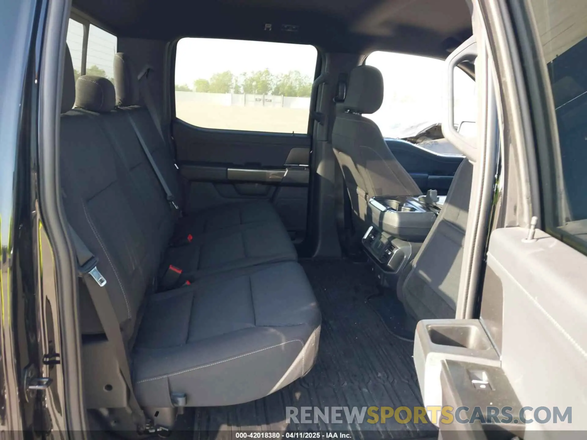 8 fotografías del automóvil dañado 1FTEW1C53PFC77282 FORD F-150 2023