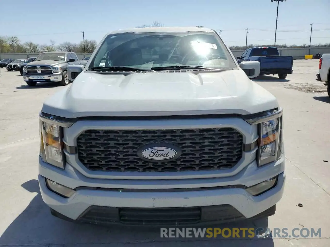 5 fotografías del automóvil dañado 1FTEW1C54PKF82670 FORD F-150 2023