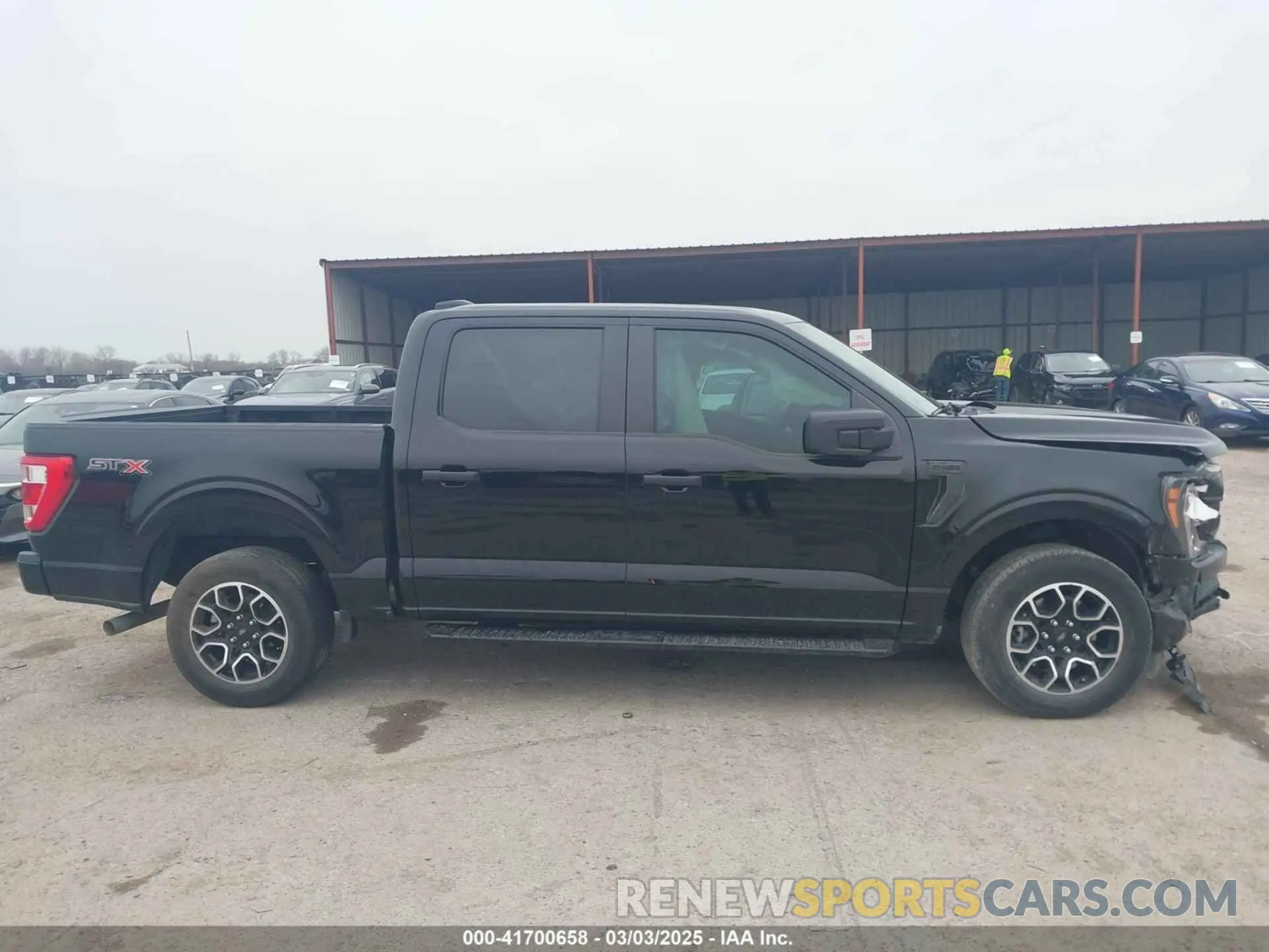 13 fotografías del automóvil dañado 1FTEW1C55PKD01184 FORD F-150 2023