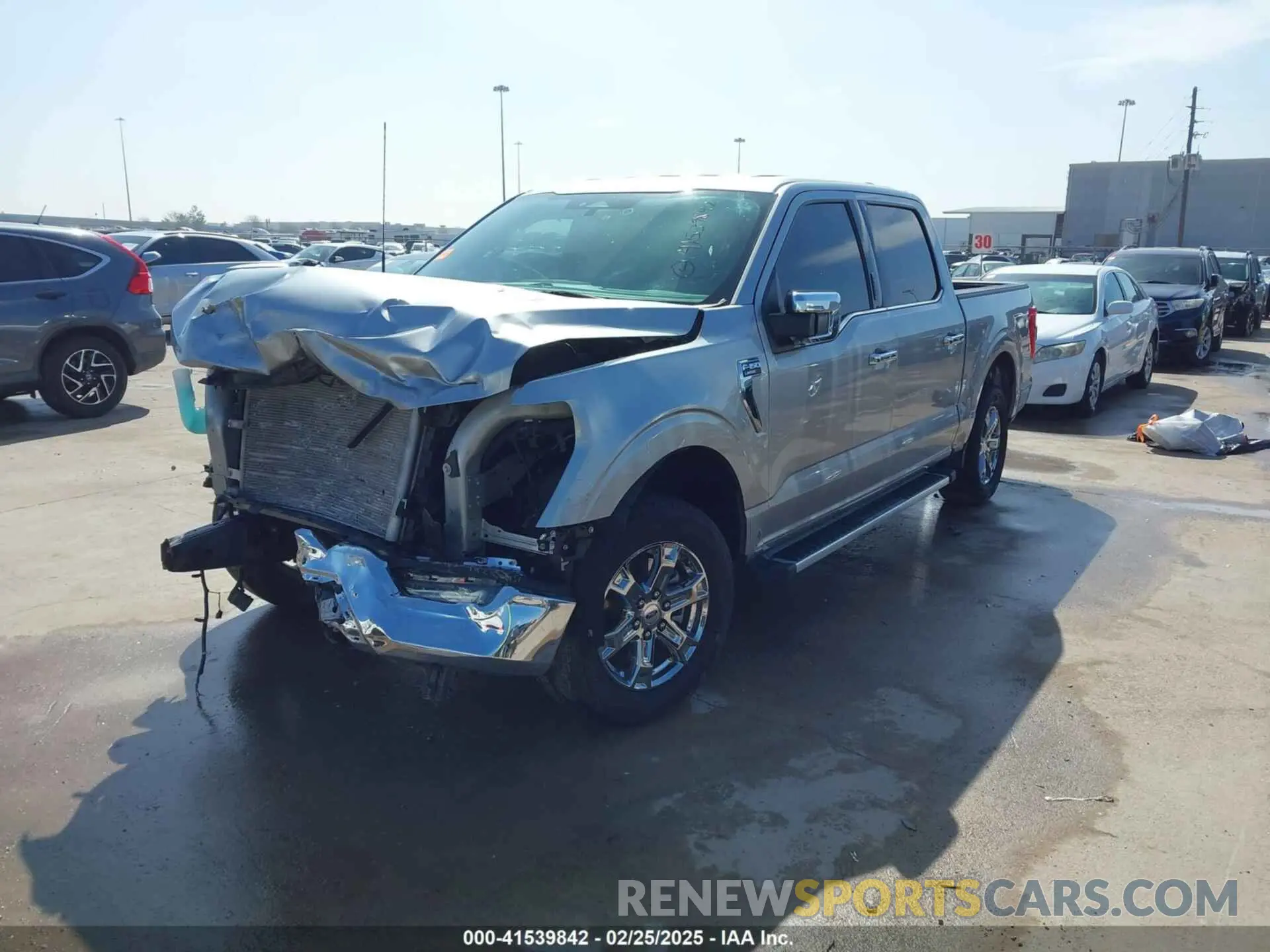 2 fotografías del automóvil dañado 1FTEW1C56PKD59319 FORD F-150 2023