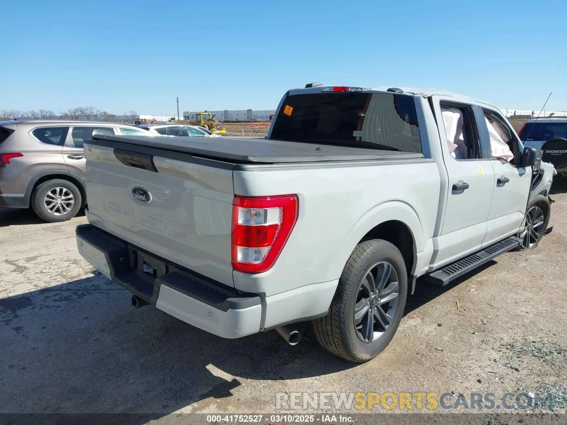 4 fotografías del automóvil dañado 1FTEW1C56PKE37212 FORD F-150 2023