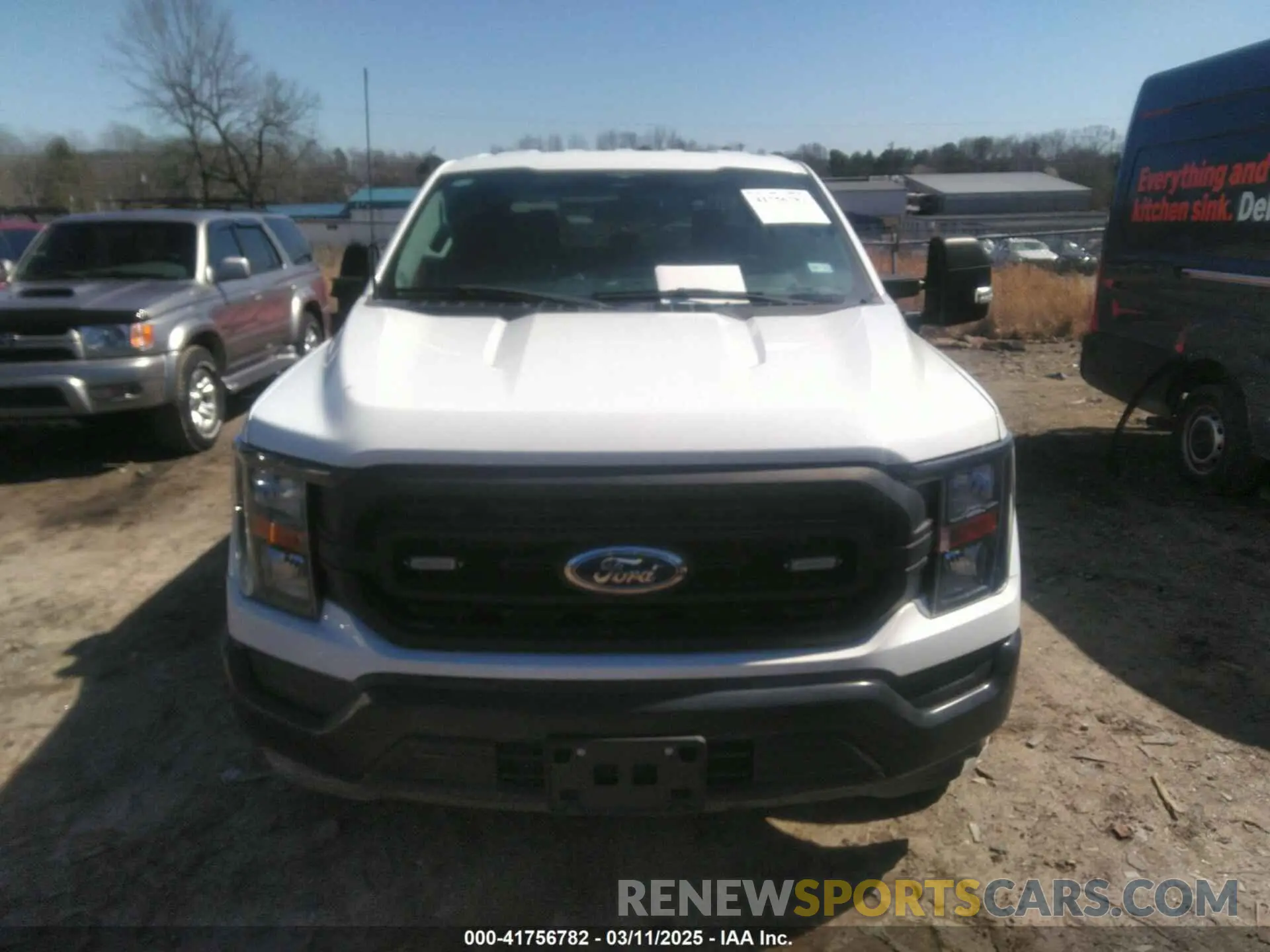 12 fotografías del automóvil dañado 1FTEW1C57PKE10438 FORD F-150 2023