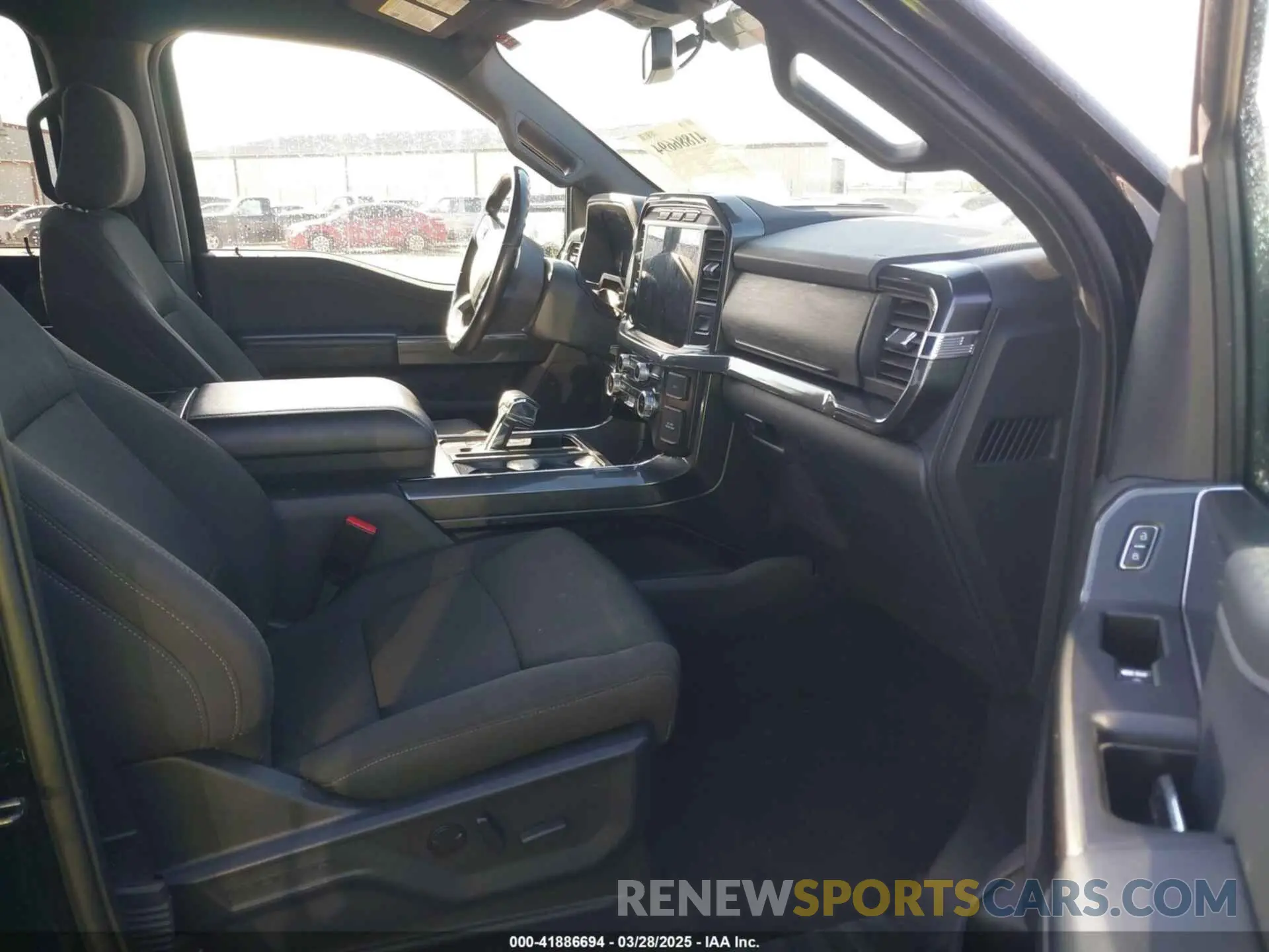 5 fotografías del automóvil dañado 1FTEW1C59PFB19609 FORD F-150 2023
