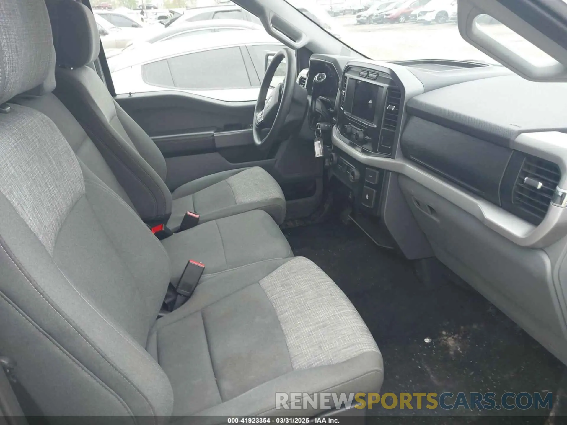 5 fotografías del automóvil dañado 1FTEW1C85PKD35491 FORD F-150 2023
