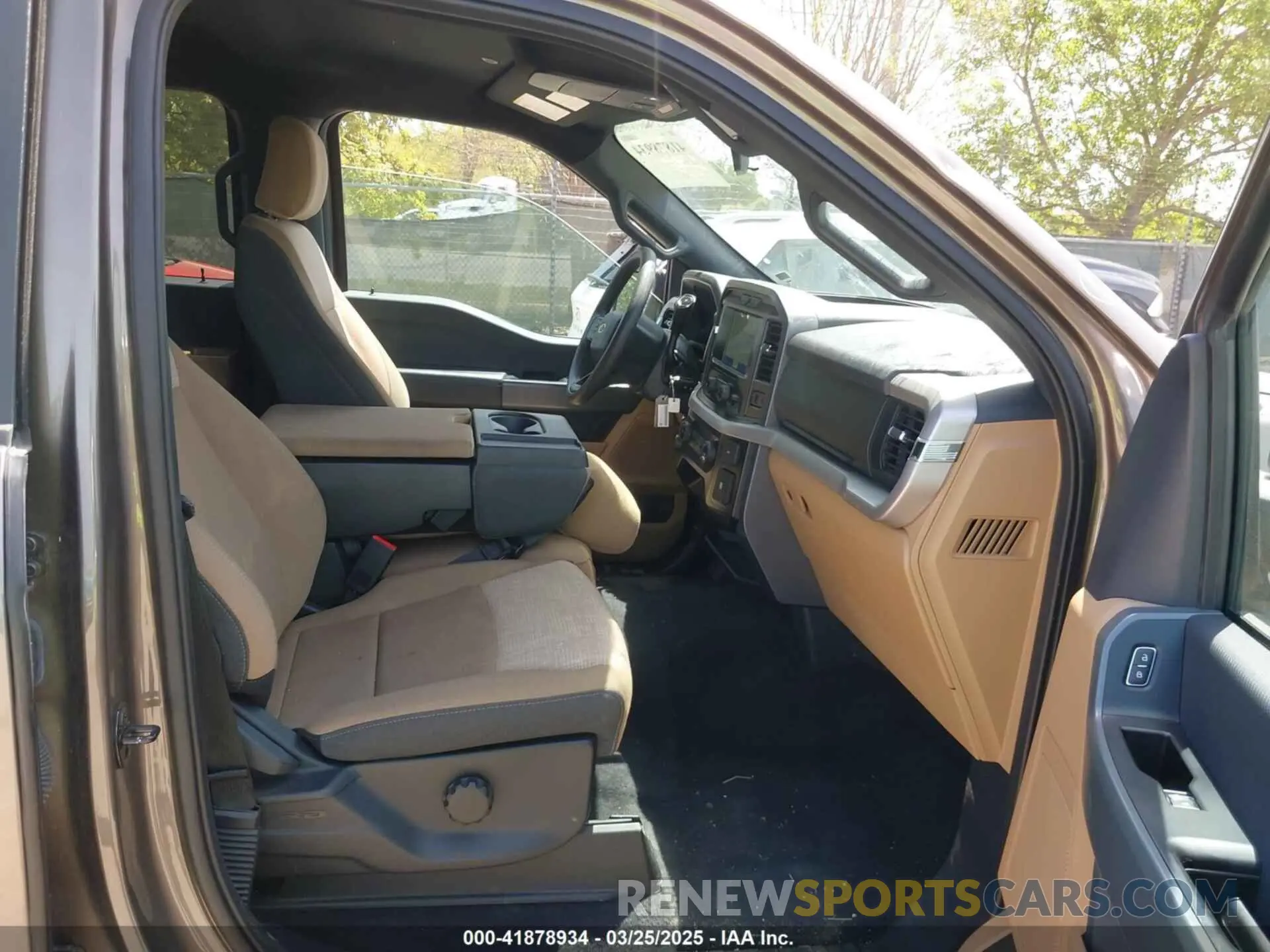 5 fotografías del automóvil dañado 1FTEW1C88PFC20988 FORD F-150 2023