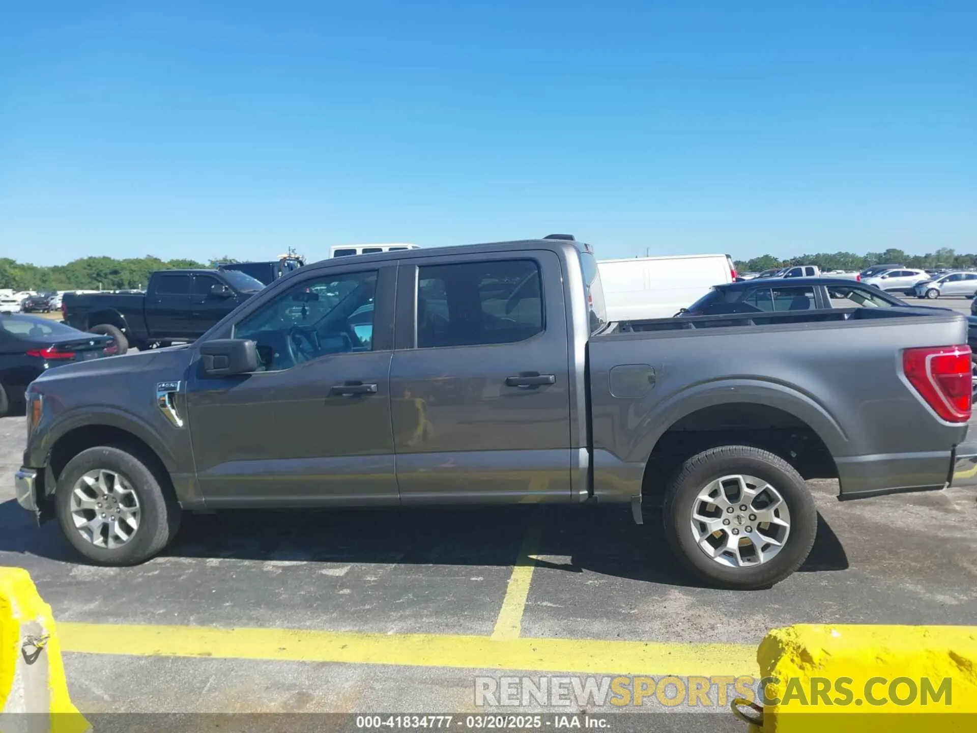 14 fotografías del automóvil dañado 1FTEW1C88PKD70185 FORD F-150 2023