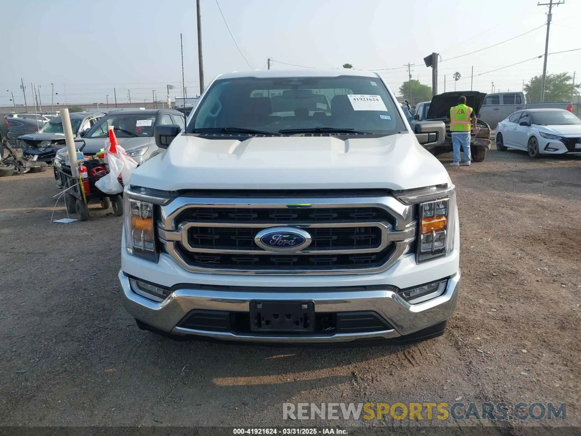 12 fotografías del automóvil dañado 1FTEW1CP1PKF44623 FORD F-150 2023