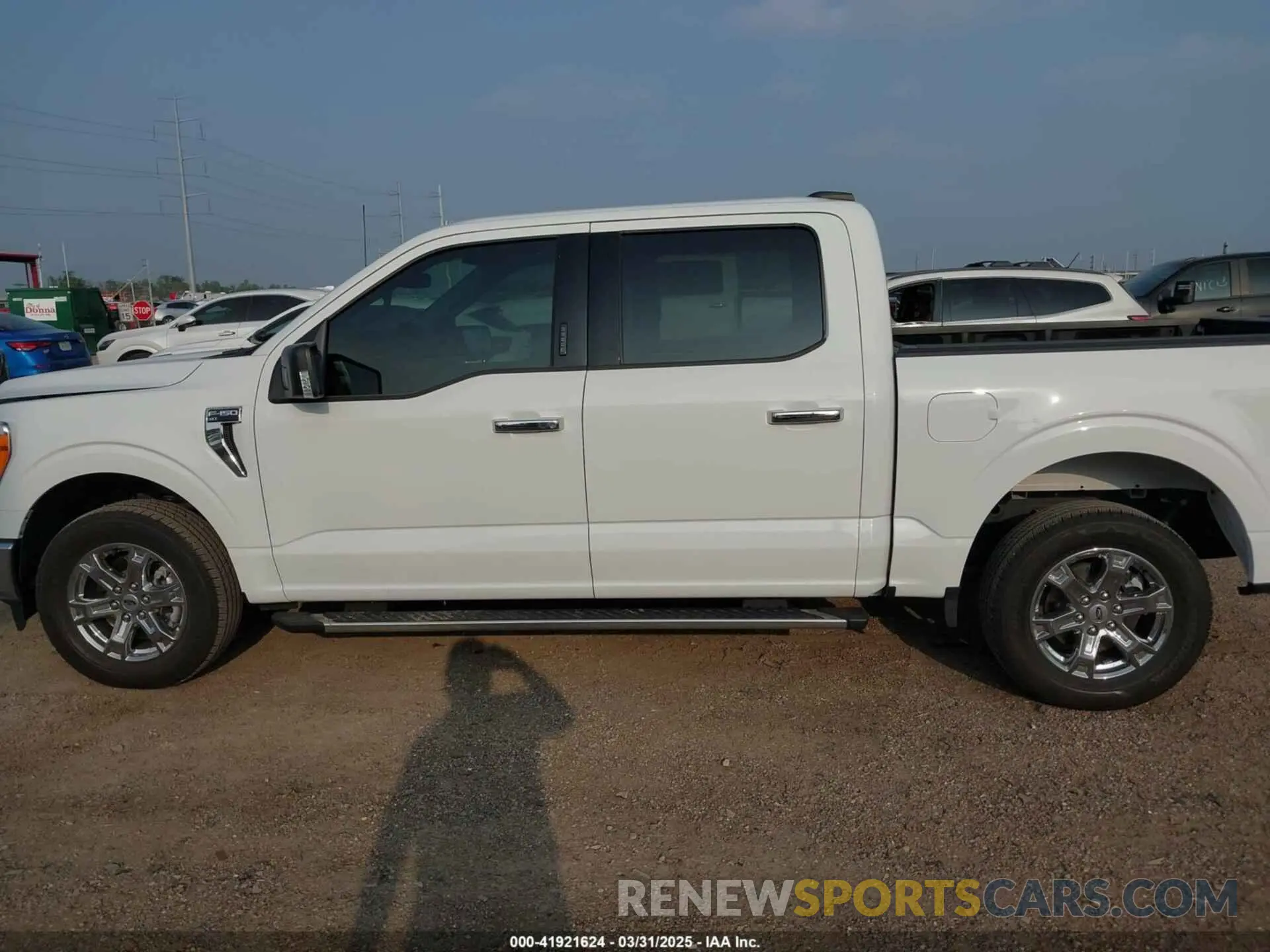 14 fotografías del automóvil dañado 1FTEW1CP1PKF44623 FORD F-150 2023