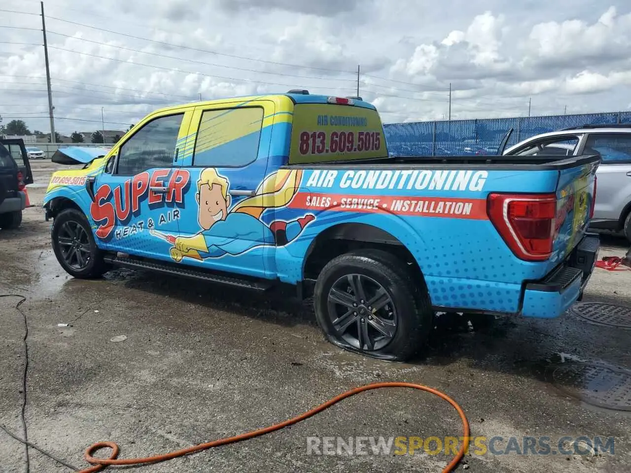 2 fotografías del automóvil dañado 1FTEW1CP7PKD19588 FORD F-150 2023