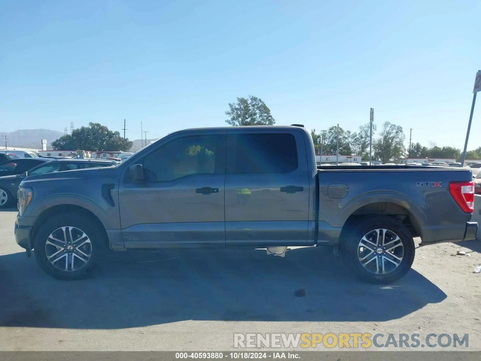 13 fotografías del automóvil dañado 1FTEW1CP7PKF93678 FORD F-150 2023