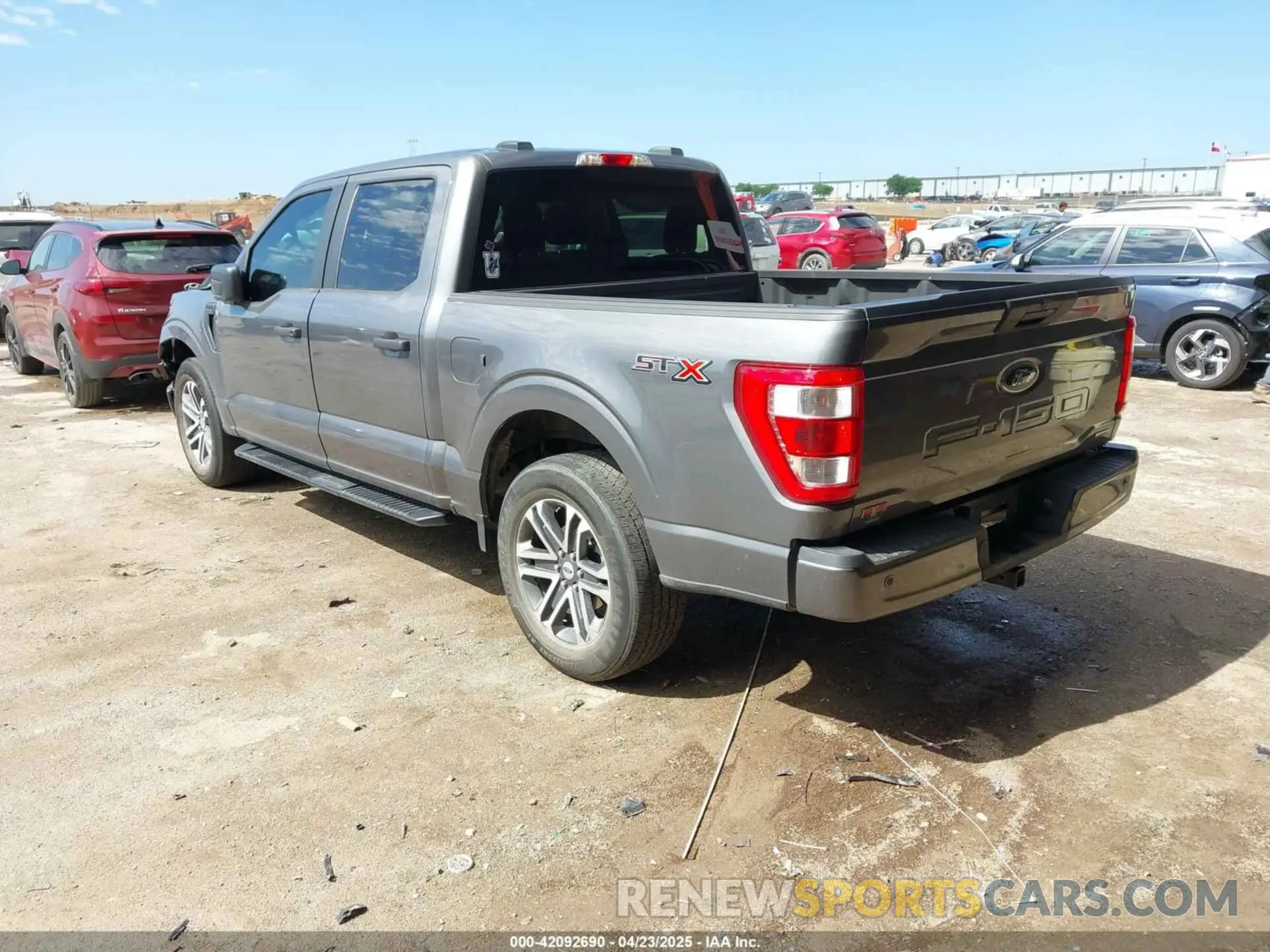 3 fotografías del automóvil dañado 1FTEW1CP8PKE92780 FORD F-150 2023
