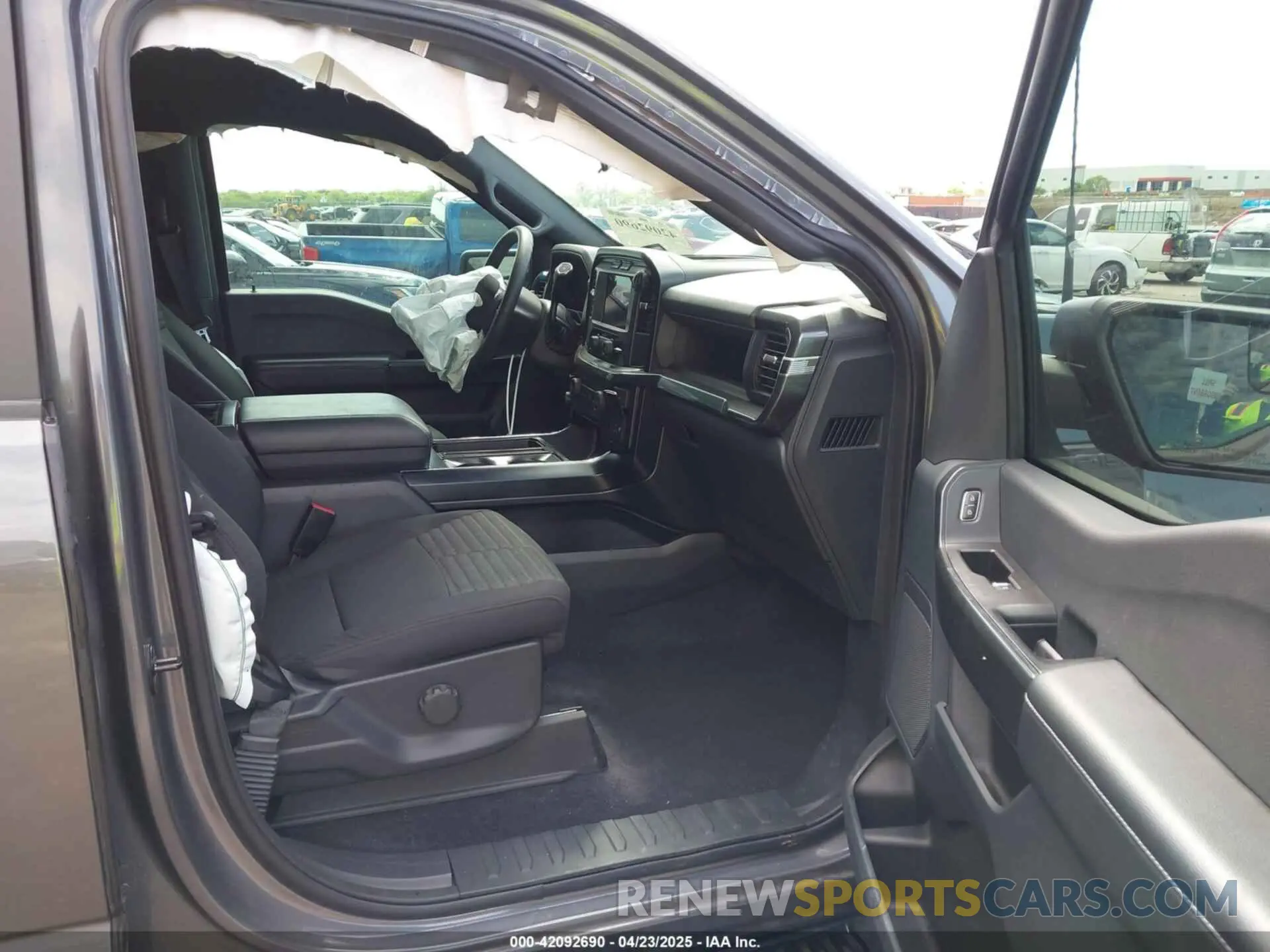 5 fotografías del automóvil dañado 1FTEW1CP8PKE92780 FORD F-150 2023