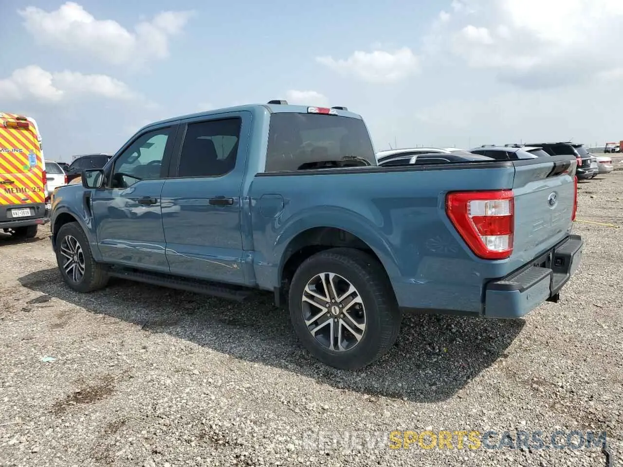 2 fotografías del automóvil dañado 1FTEW1CP9PKG07144 FORD F-150 2023
