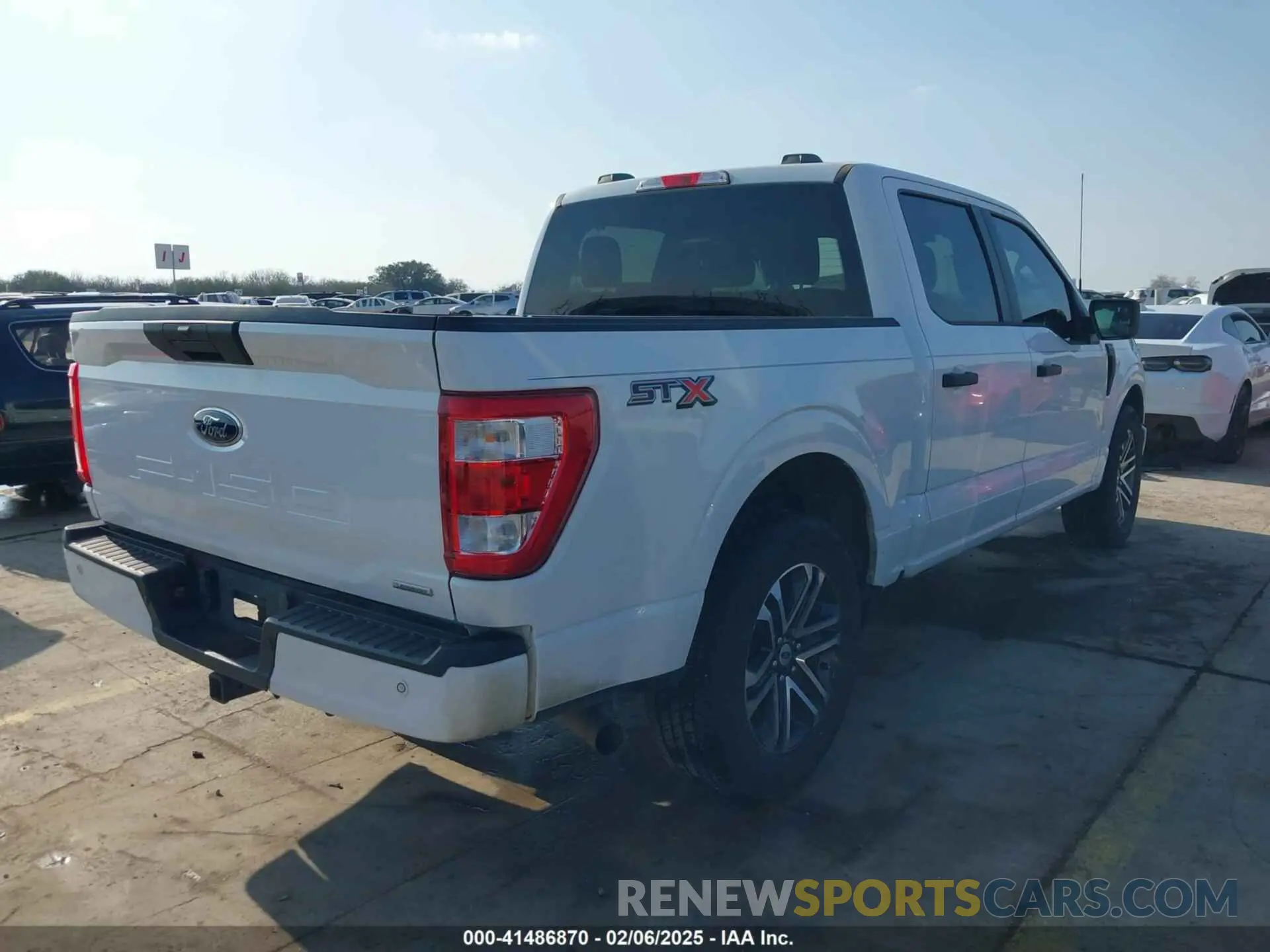 4 fotografías del automóvil dañado 1FTEW1CPXPKF87647 FORD F-150 2023