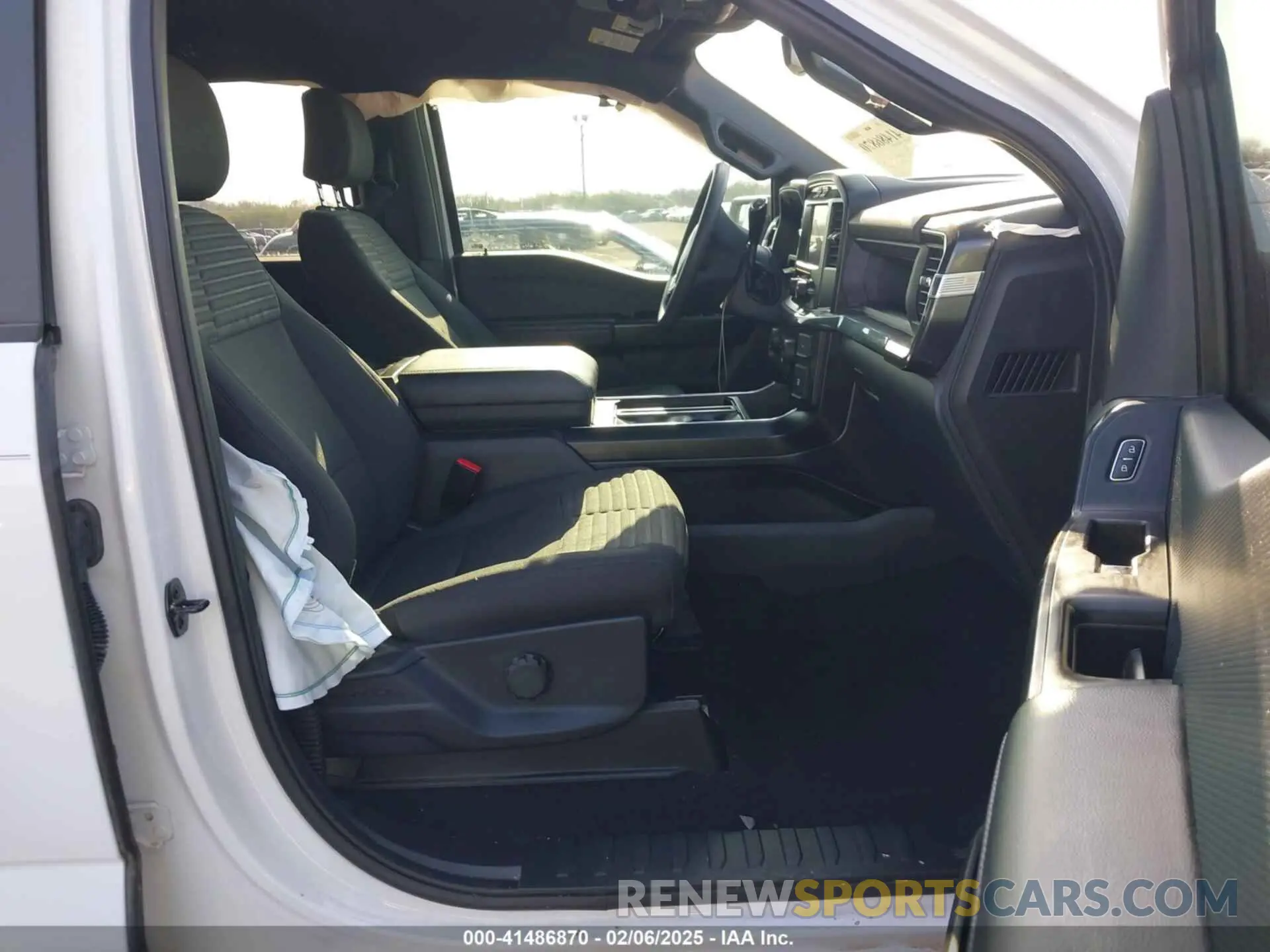 5 fotografías del automóvil dañado 1FTEW1CPXPKF87647 FORD F-150 2023