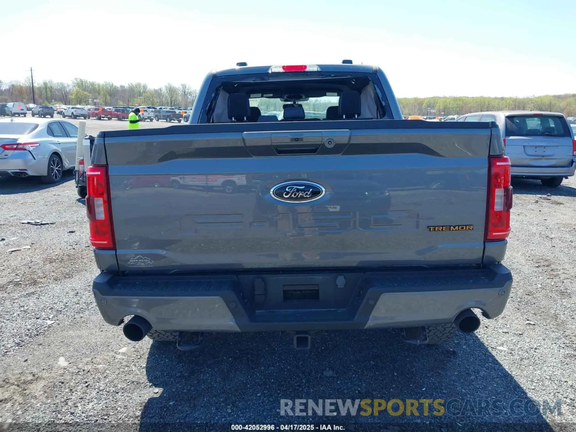 16 fotografías del automóvil dañado 1FTEW1E89PFD04993 FORD F-150 2023