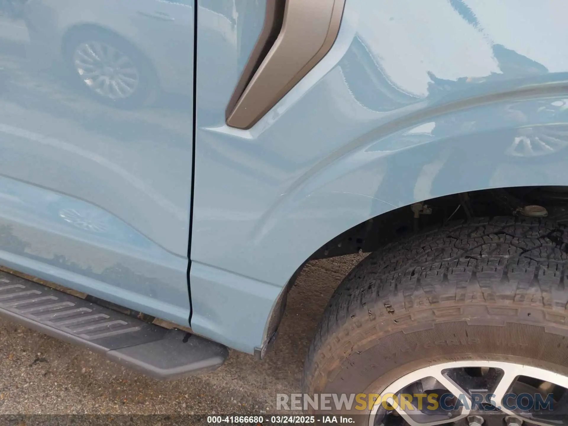 12 fotografías del automóvil dañado 1FTEW1EP1PKE54711 FORD F-150 2023