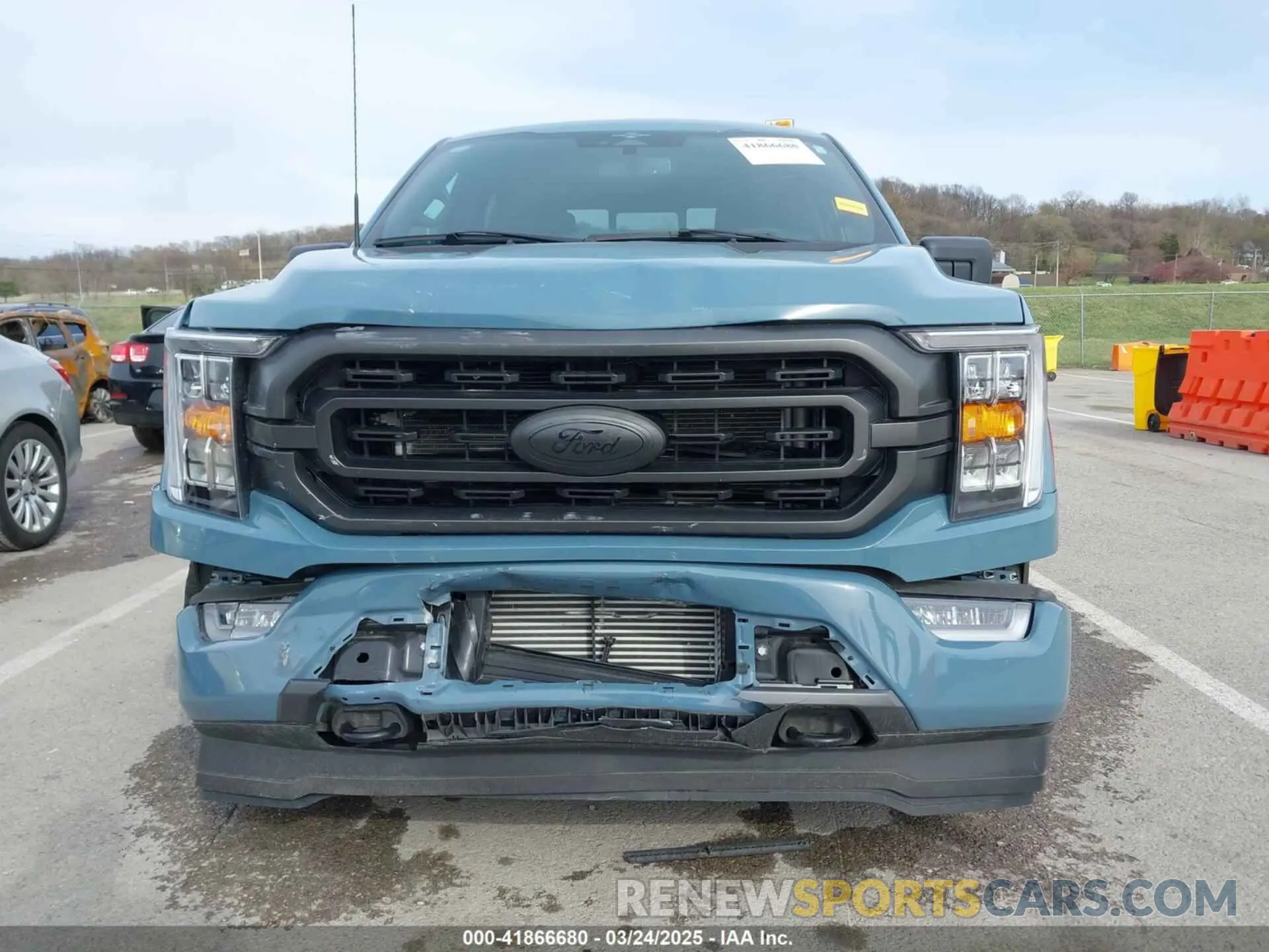 13 fotografías del automóvil dañado 1FTEW1EP1PKE54711 FORD F-150 2023