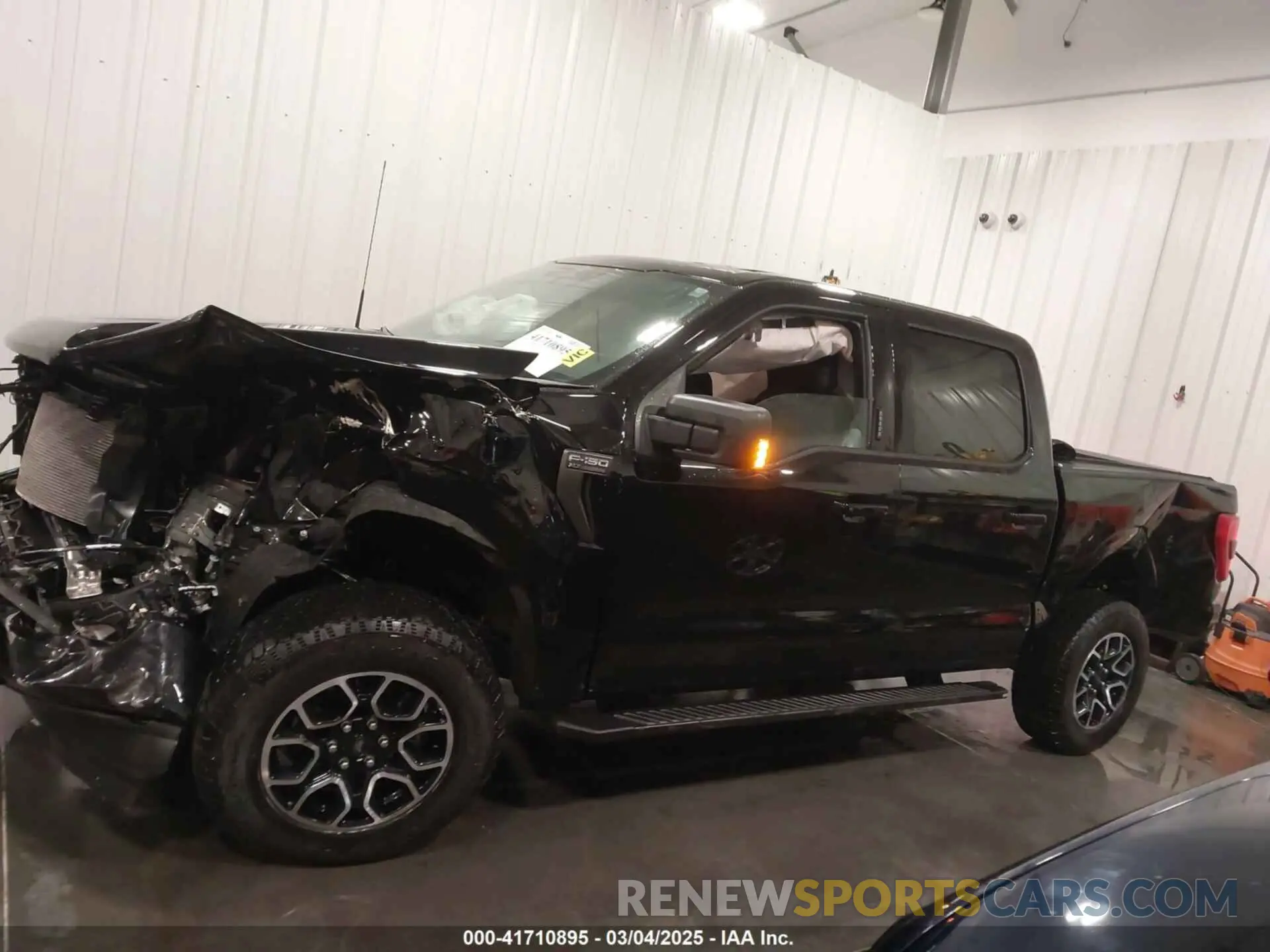 14 fotografías del automóvil dañado 1FTEW1EP1PKG06986 FORD F-150 2023
