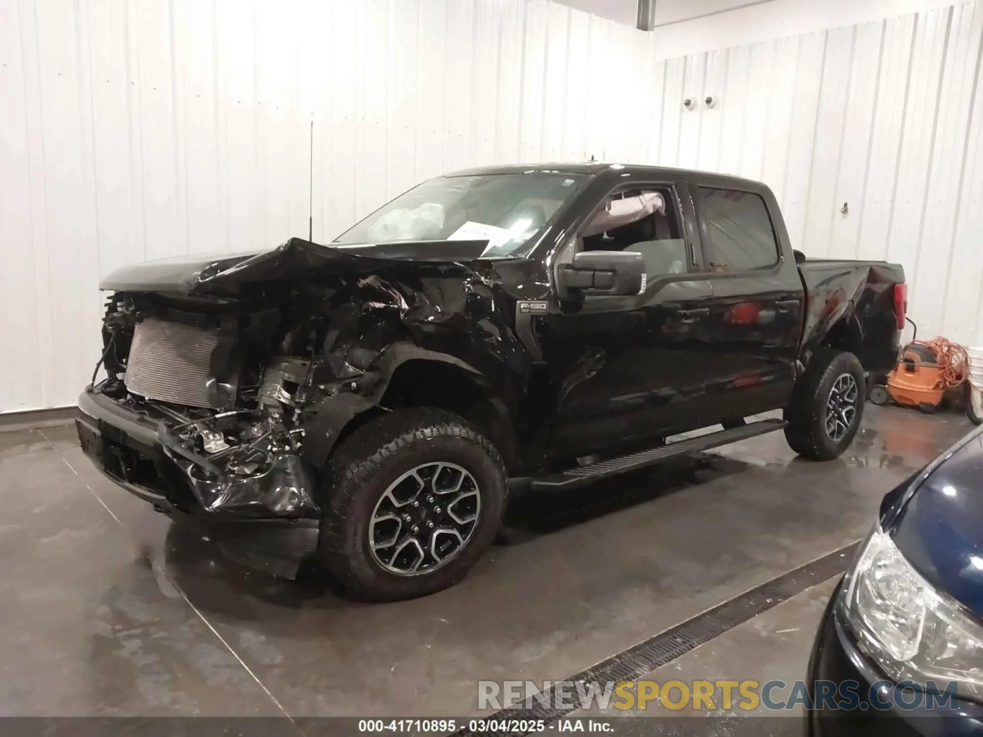 2 fotografías del automóvil dañado 1FTEW1EP1PKG06986 FORD F-150 2023