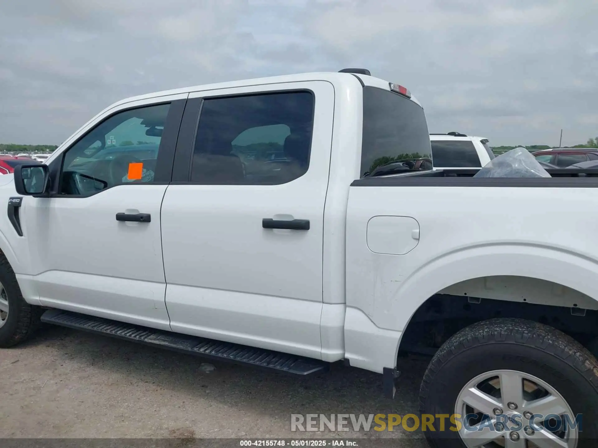 14 fotografías del automóvil dañado 1FTEW1EP1PKG21780 FORD F-150 2023
