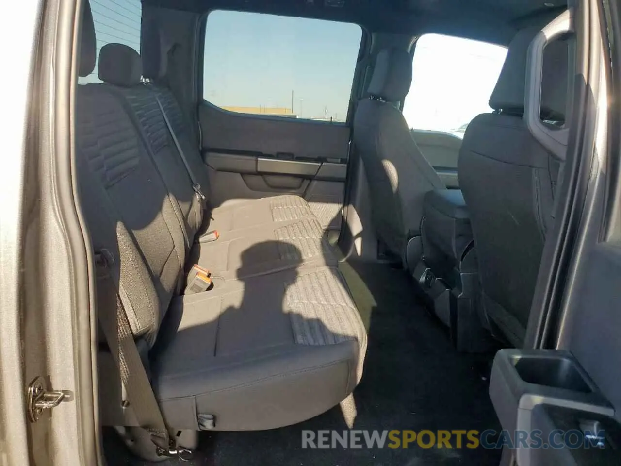 10 fotografías del automóvil dañado 1FTEW1EP4PKF69173 FORD F-150 2023