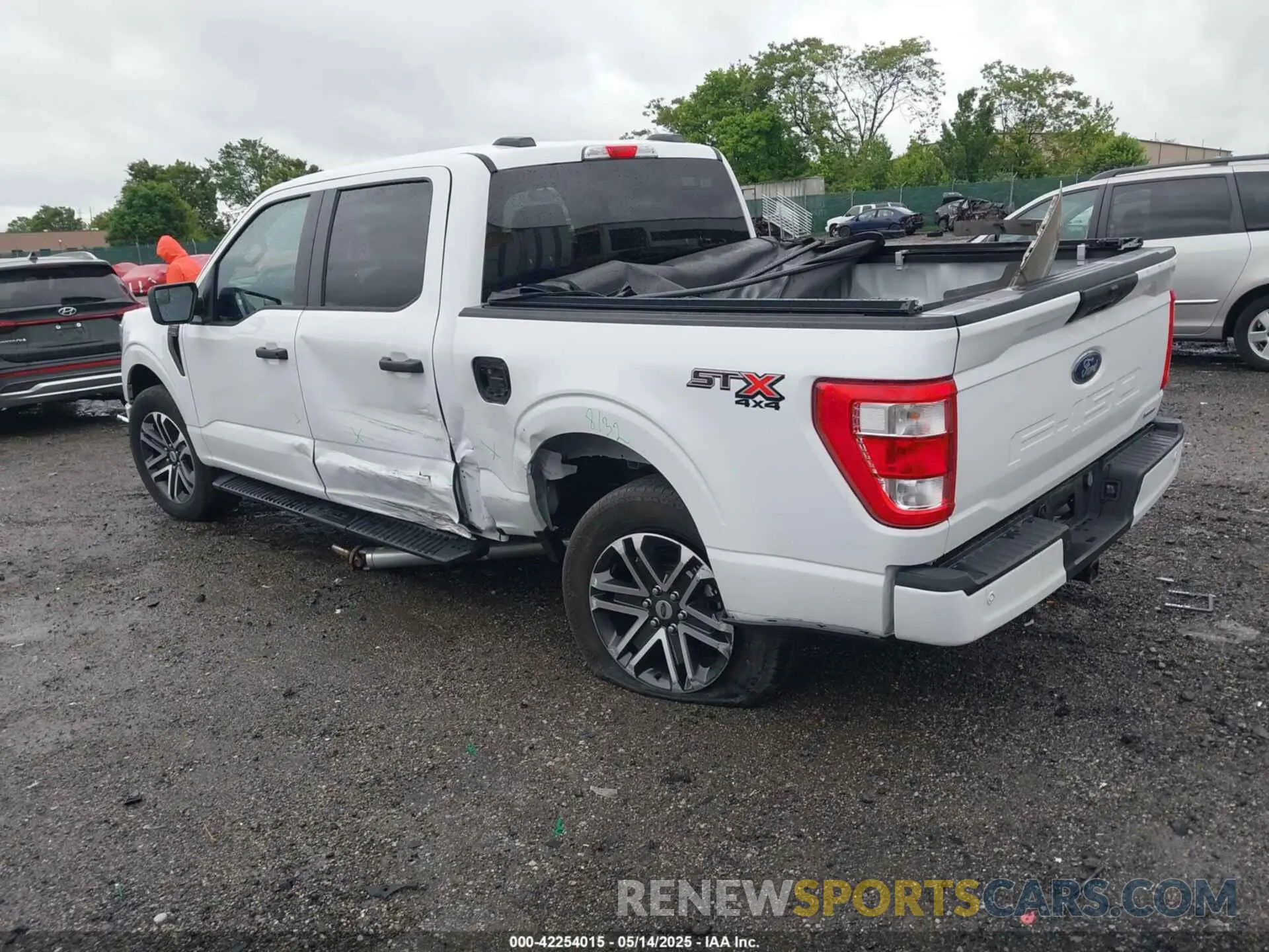3 fotografías del automóvil dañado 1FTEW1EP5PFB87582 FORD F-150 2023