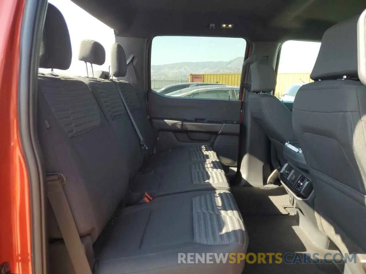 10 fotografías del automóvil dañado 1FTEW1EP5PKD53686 FORD F-150 2023