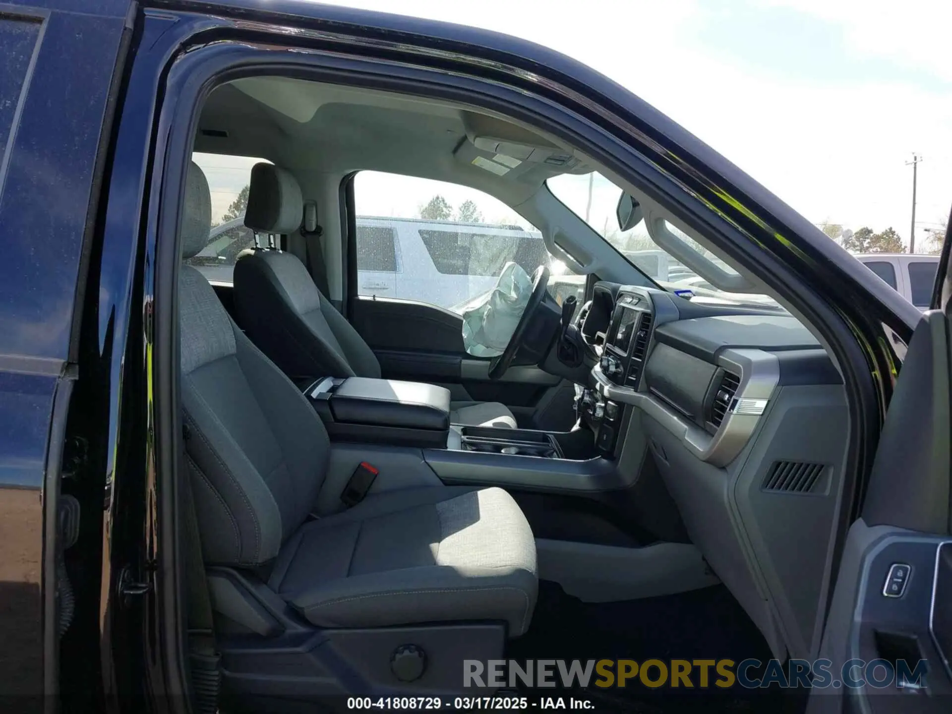 5 fotografías del automóvil dañado 1FTEW1EP6PFA88804 FORD F-150 2023