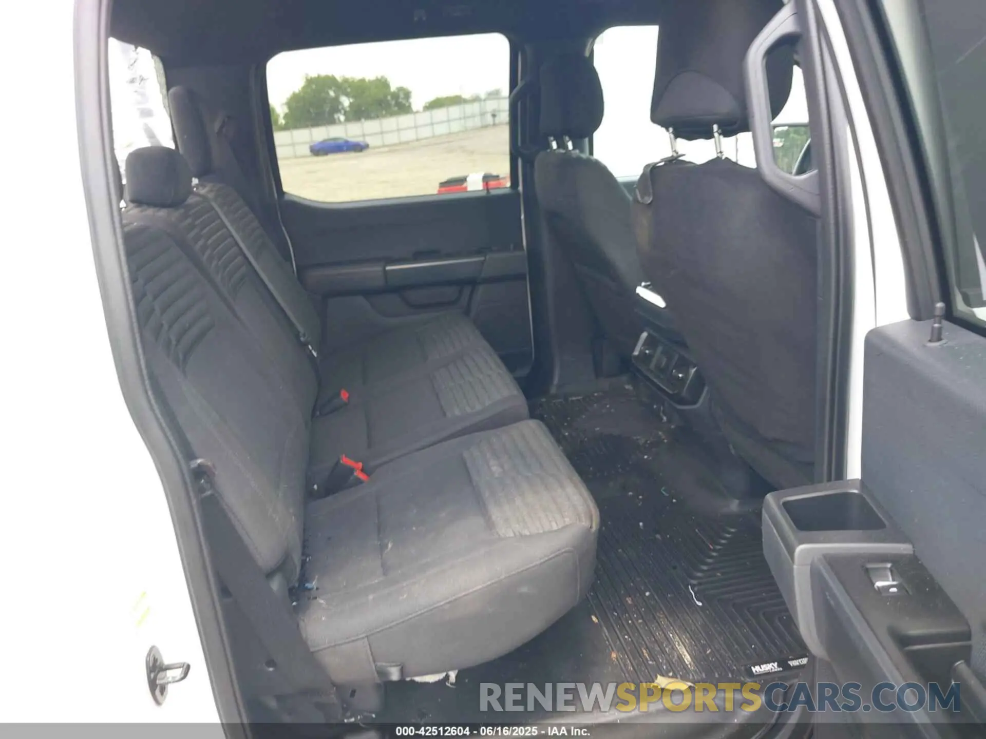 8 fotografías del automóvil dañado 1FTEW1EP7PKF38757 FORD F-150 2023