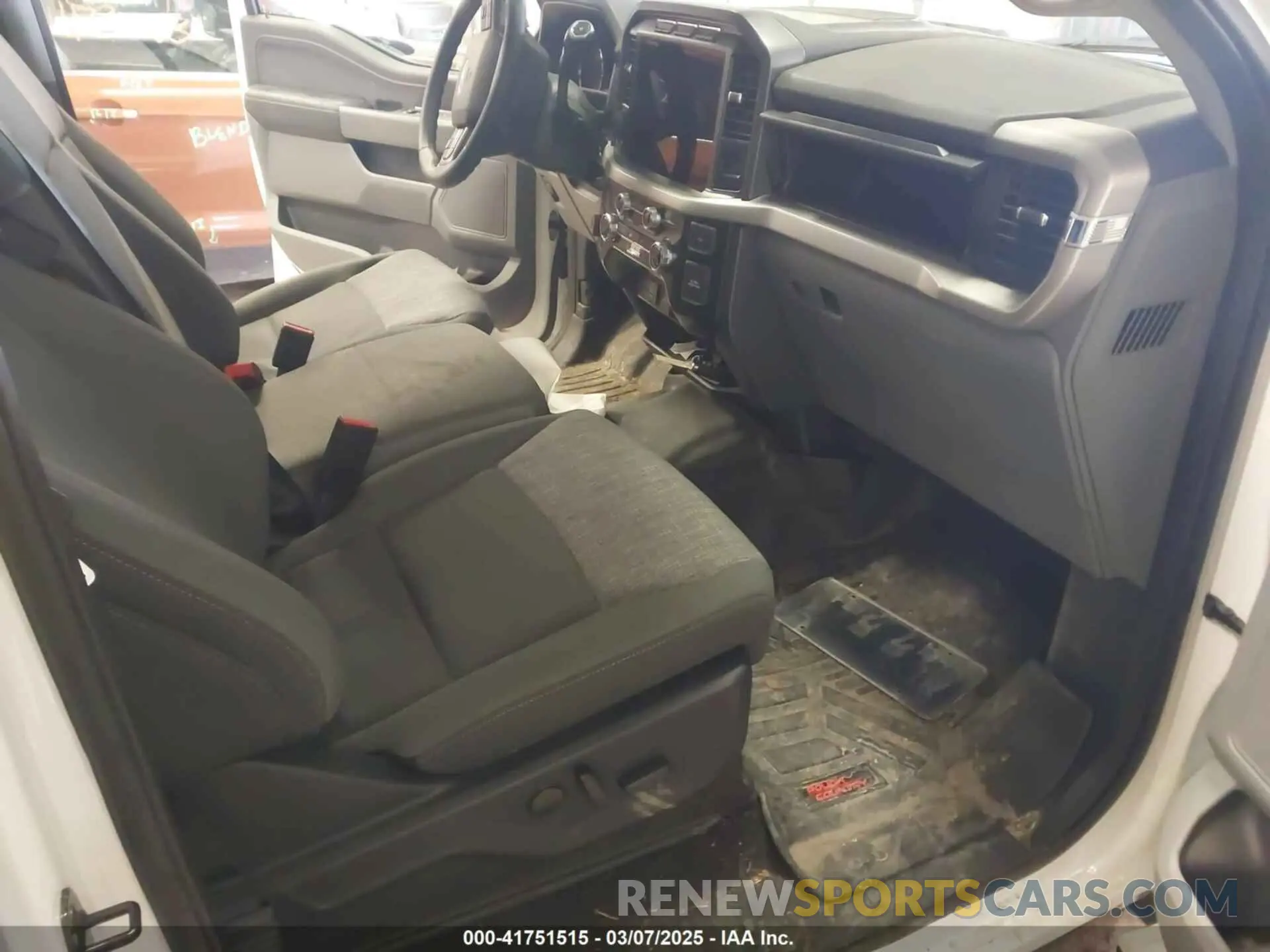 5 fotografías del automóvil dañado 1FTEW1EP8PFC03158 FORD F-150 2023