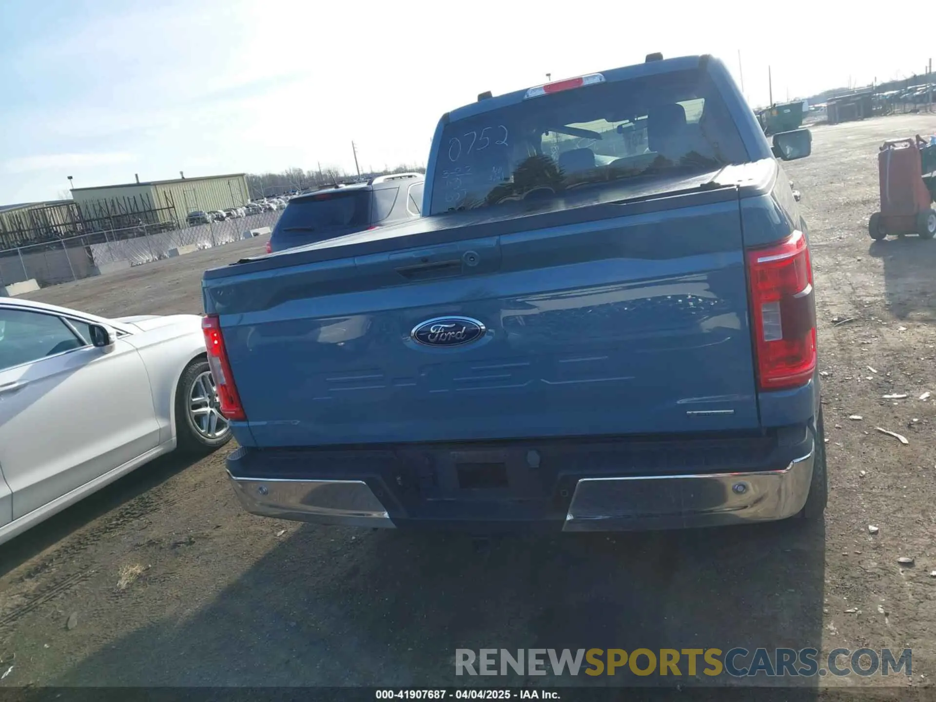 16 fotografías del automóvil dañado 1FTEW1EPXPKE20752 FORD F-150 2023