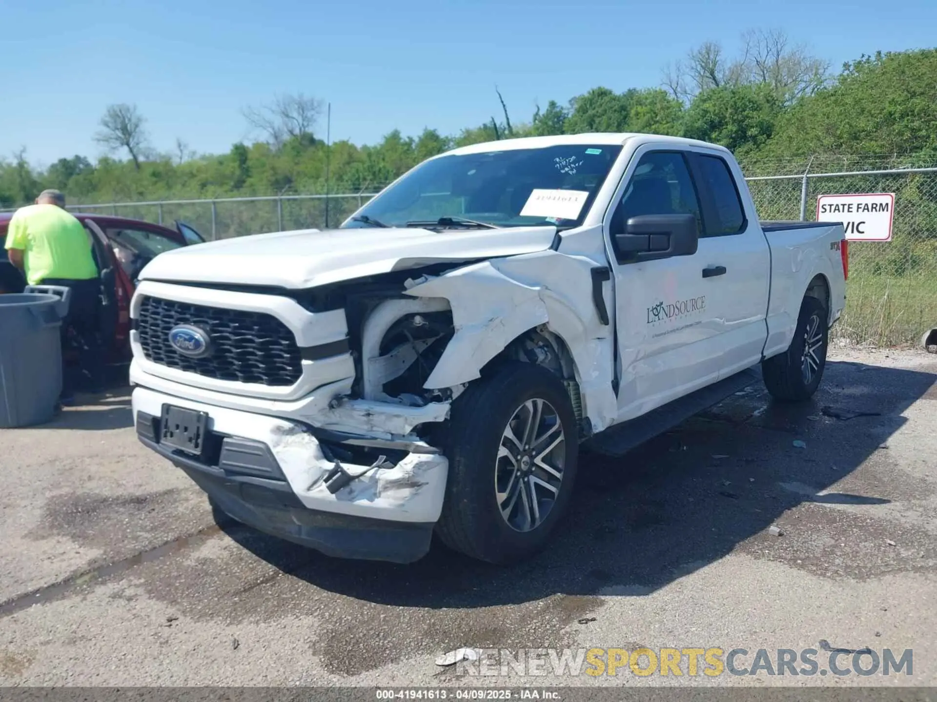 2 fotografías del automóvil dañado 1FTEX1CP9PKE03568 FORD F-150 2023