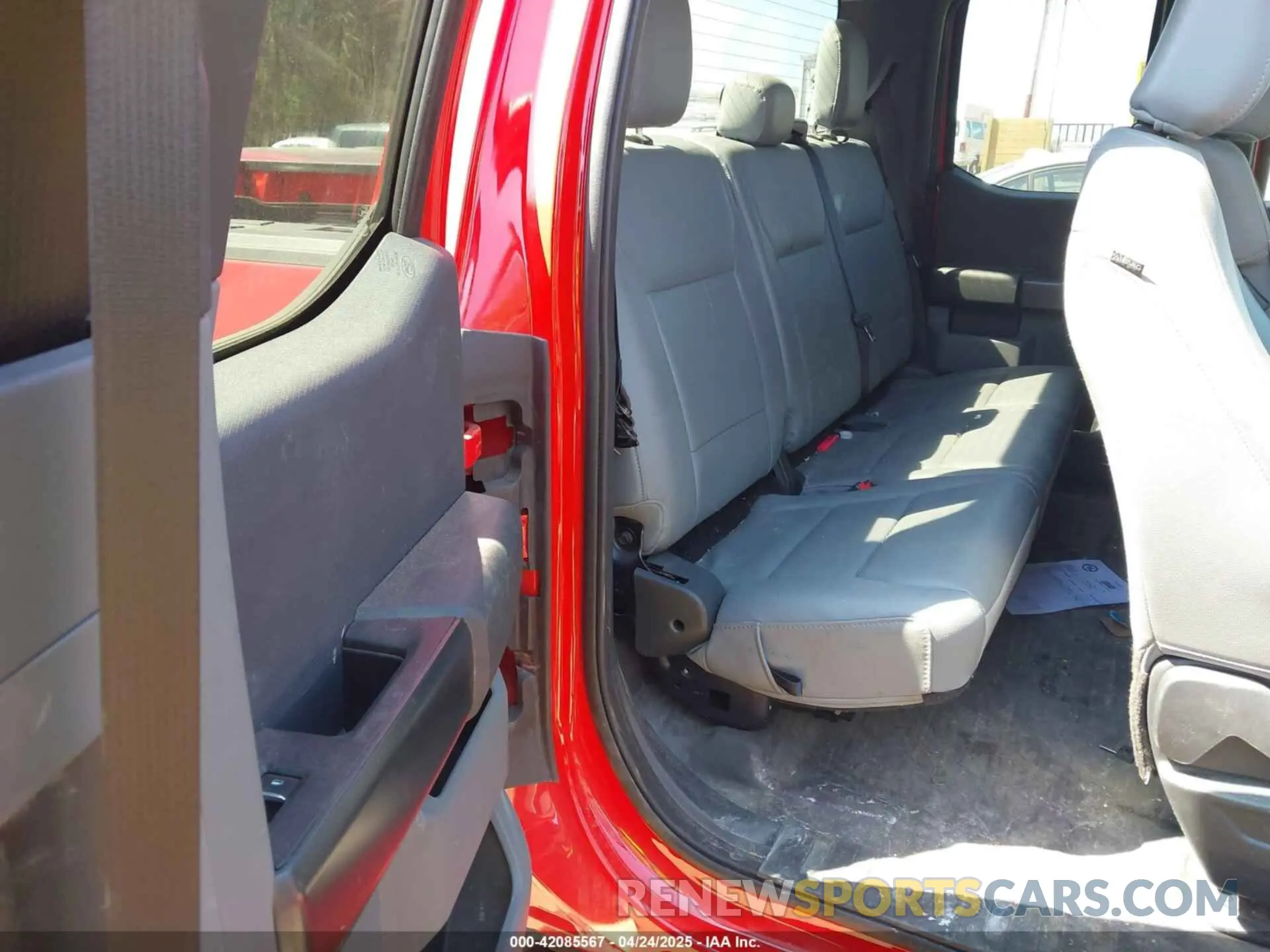 8 fotografías del automóvil dañado 1FTEX1EP6PKD51443 FORD F-150 2023